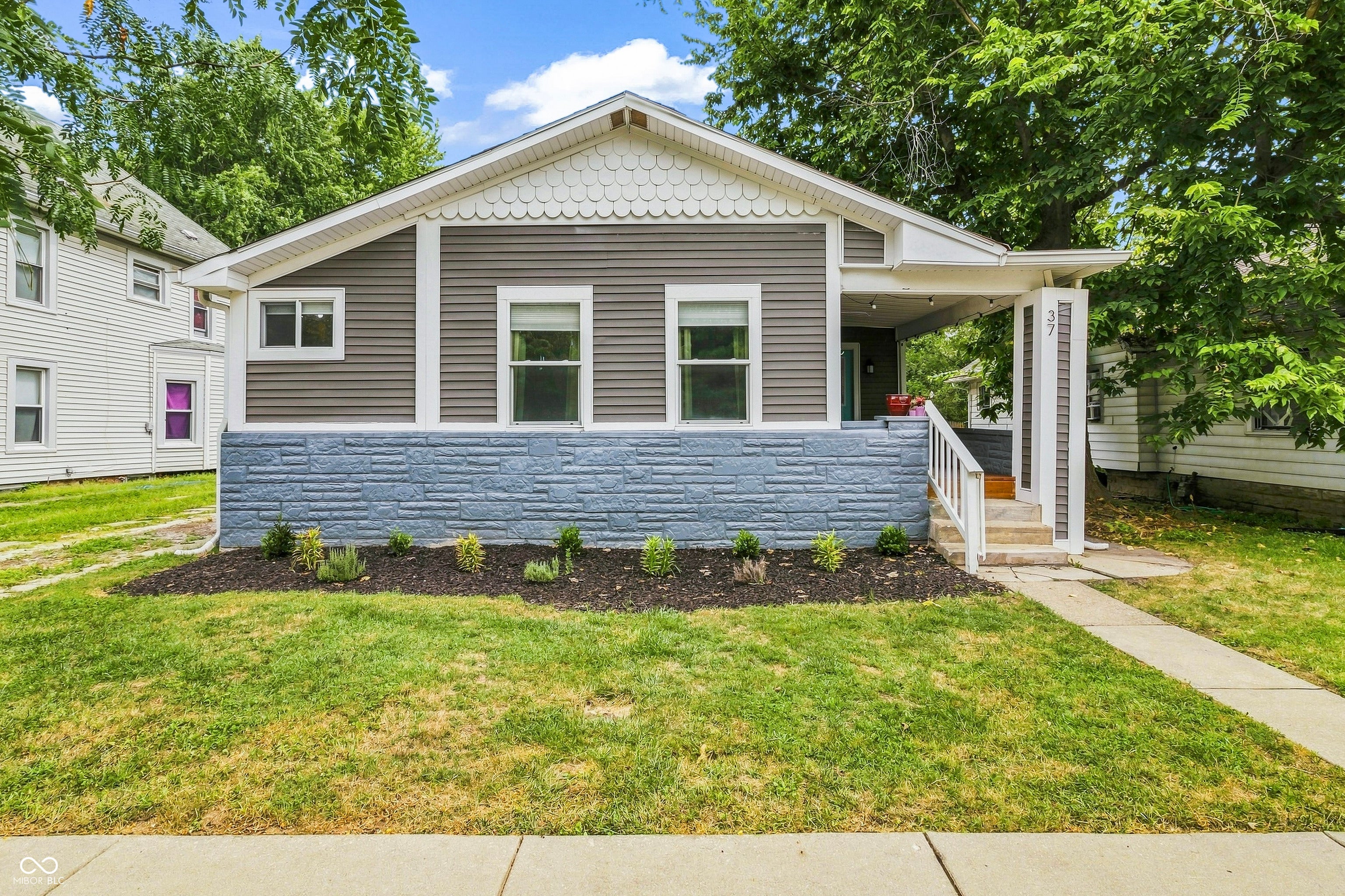 37 N Riley Avenue — photo