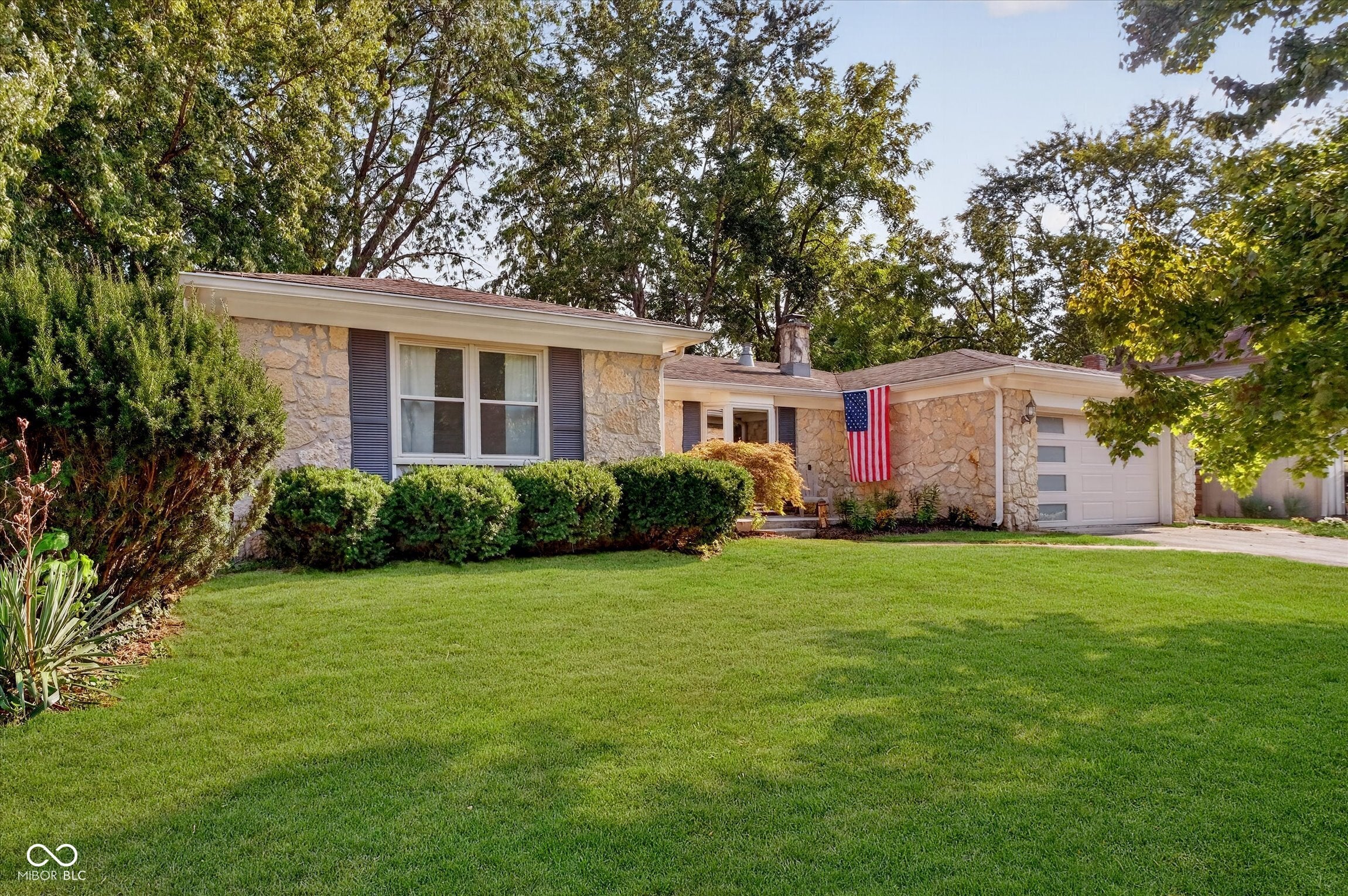 709 Elmwood Circle — photo
