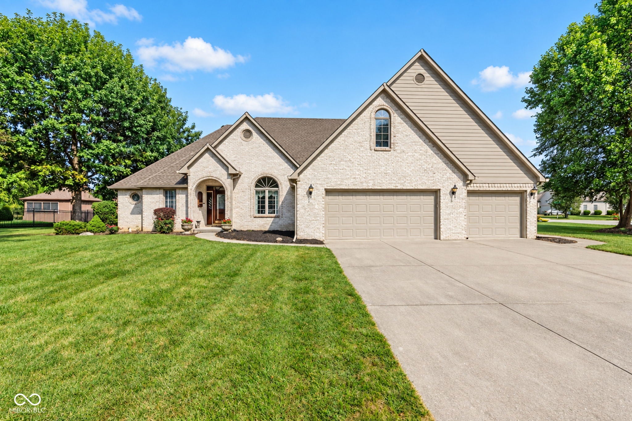 710 Willow Pointe South Drive — photo