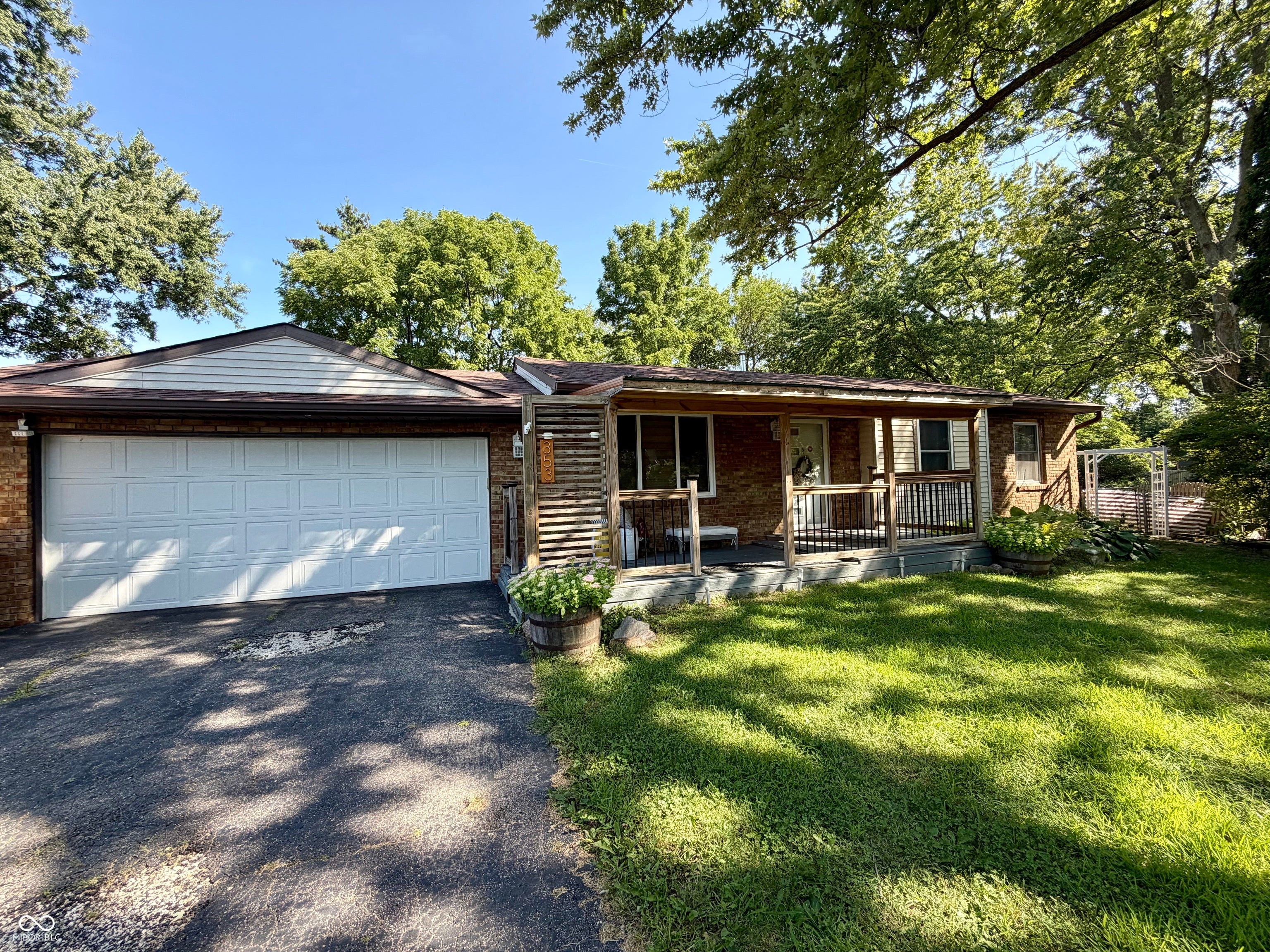 353 Broken Arrow Circle — photo