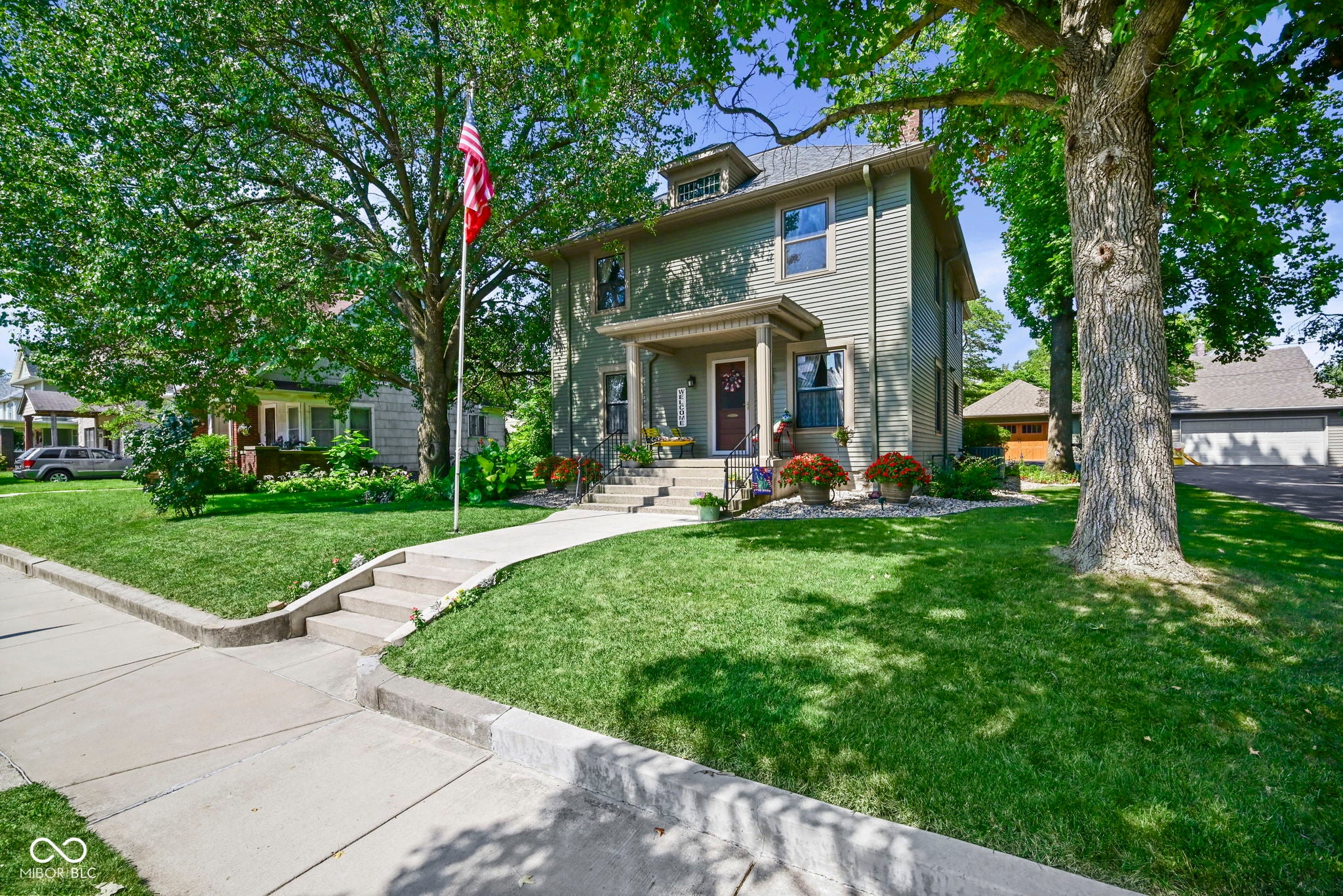 1120 W Walnut Street — photo