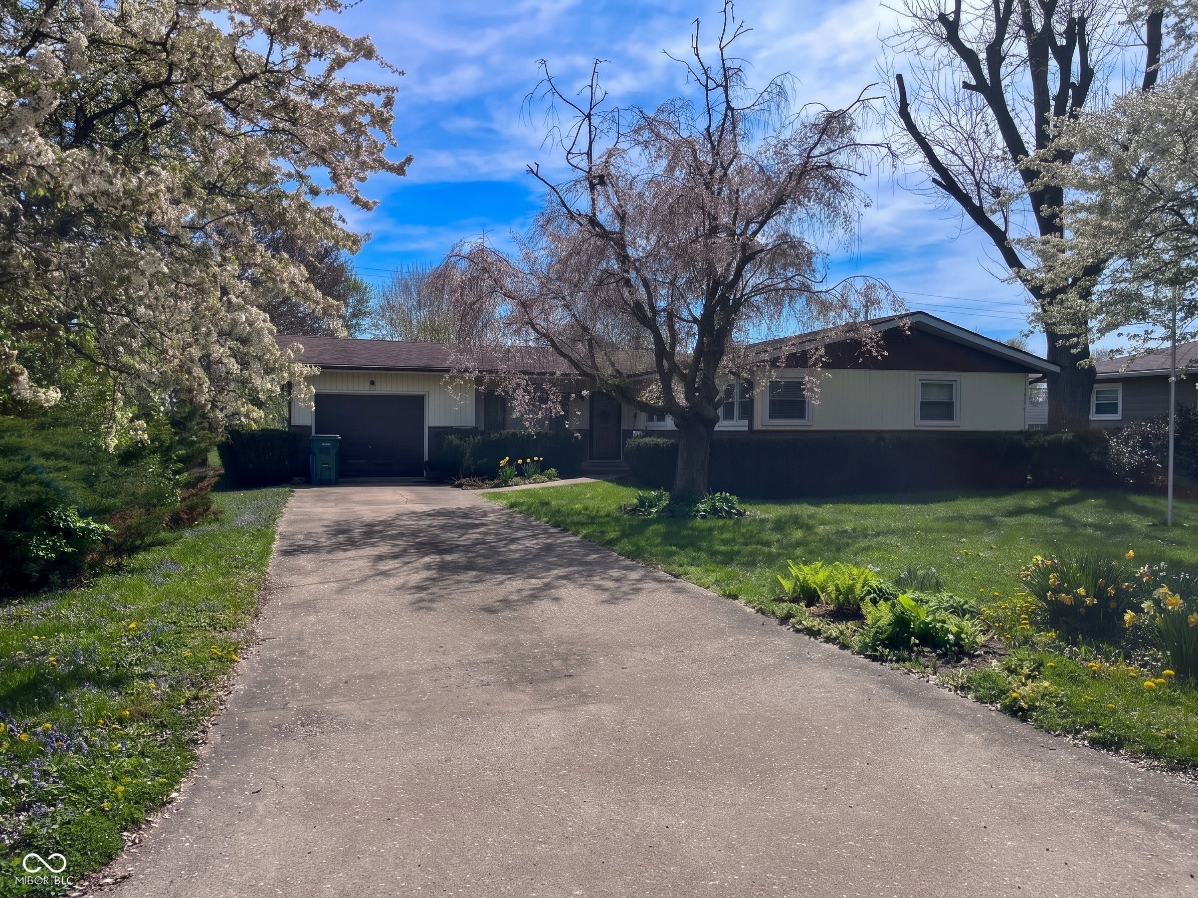 8 Eastgate Drive — photo