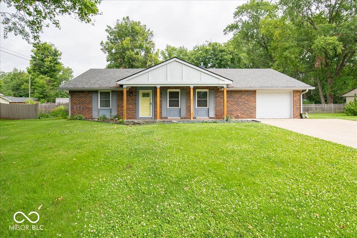 1150 E Adams Drive — photo