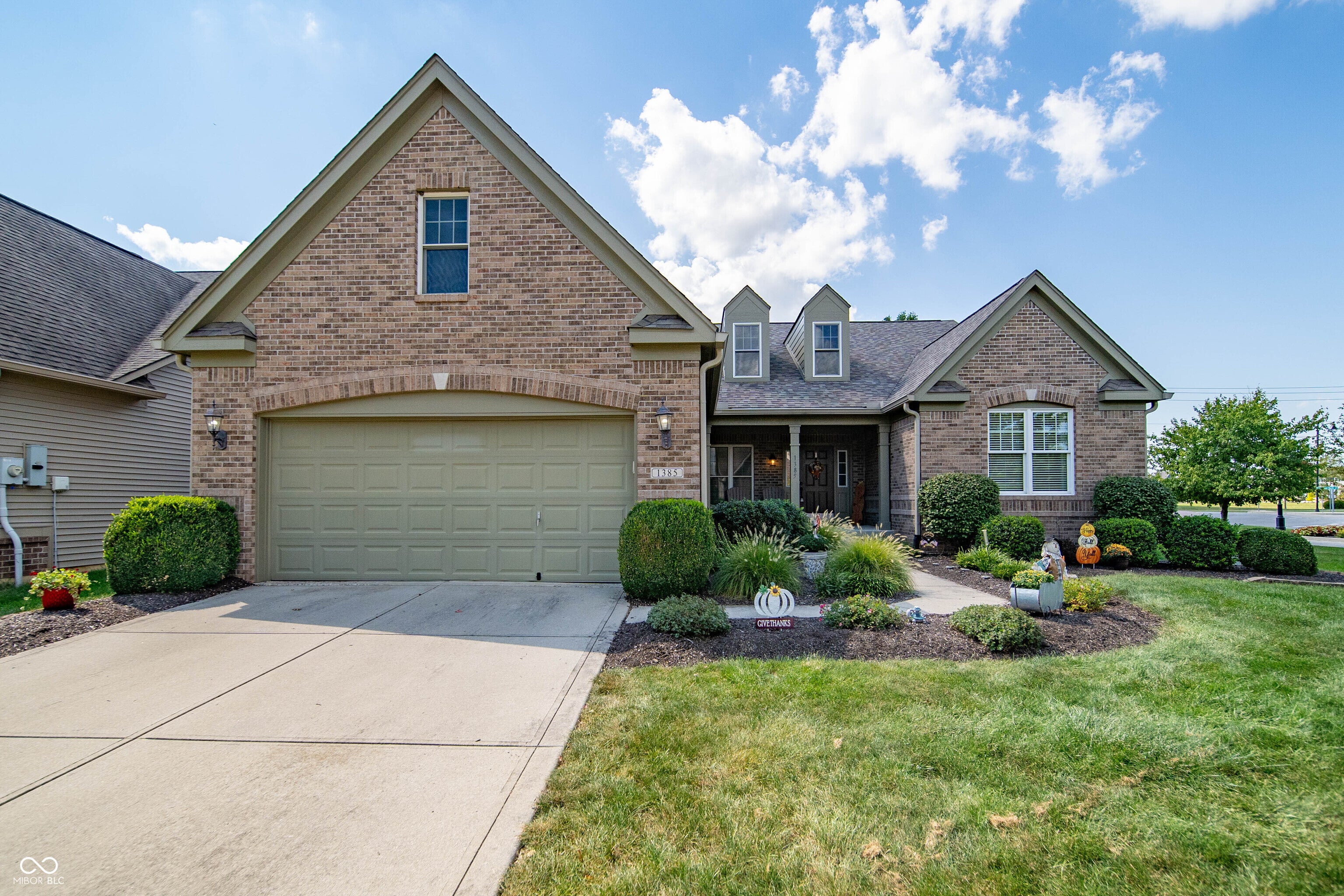 1385 Trescott Drive — photo