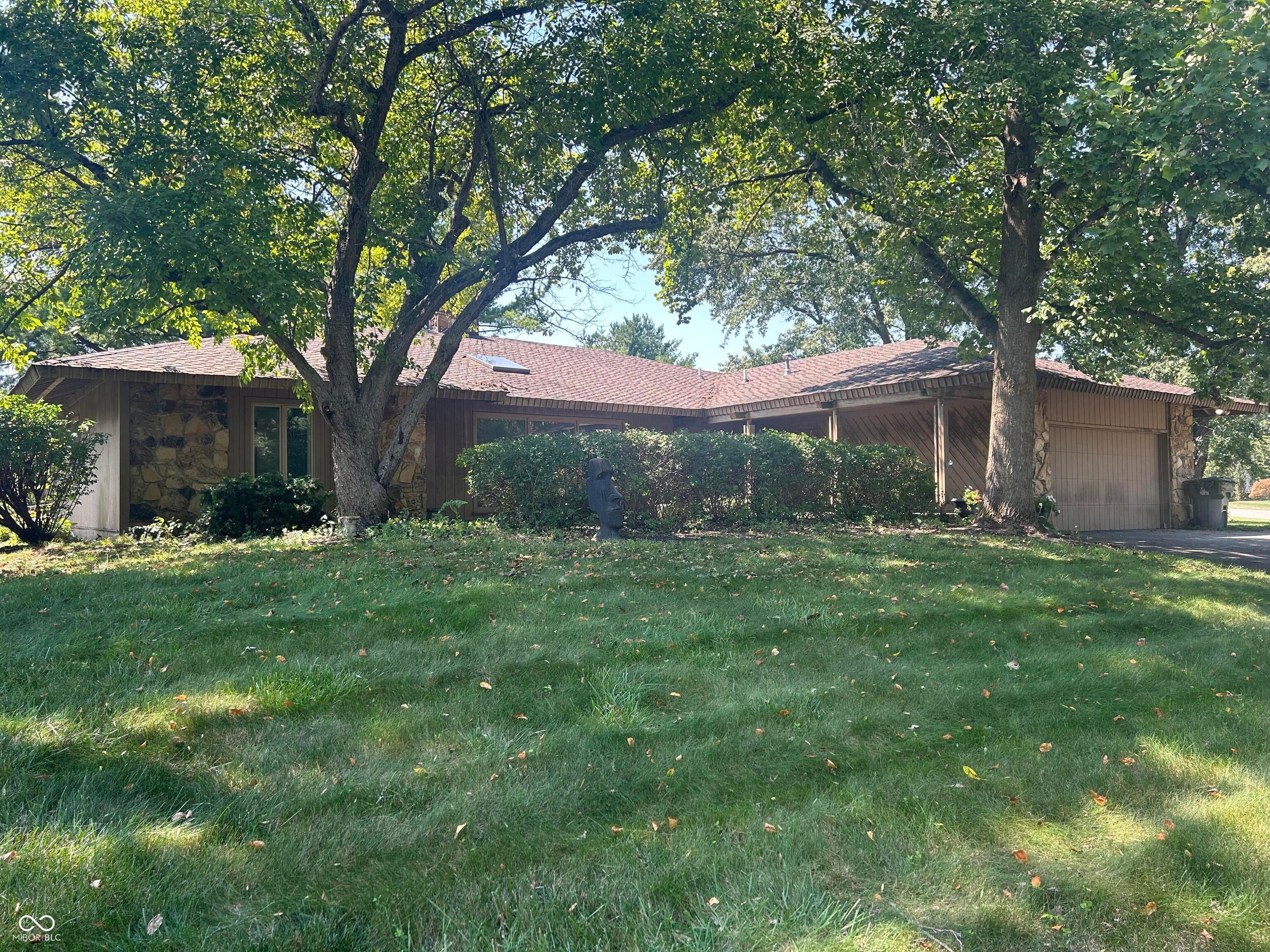 8888 Alderly Court — photo
