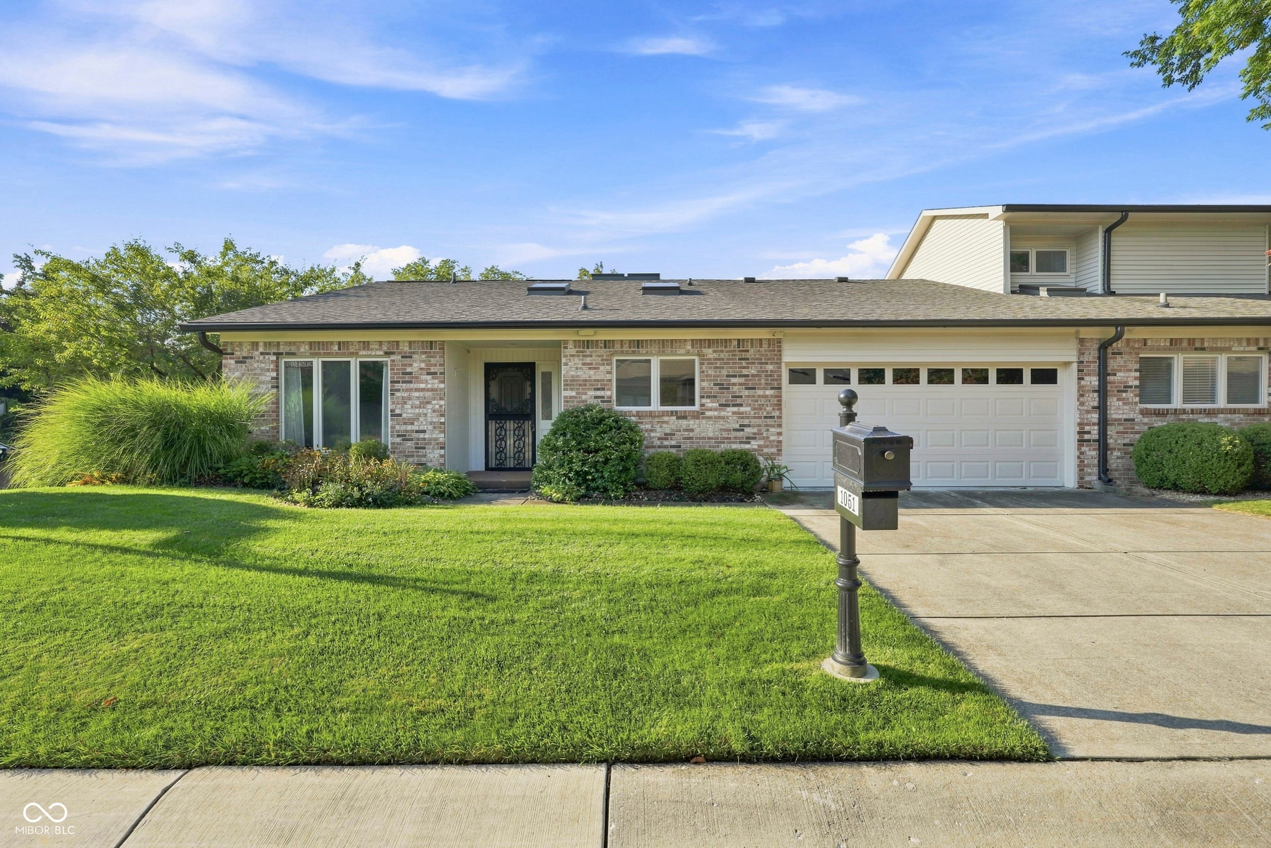 1051 Andalusia Grove — photo