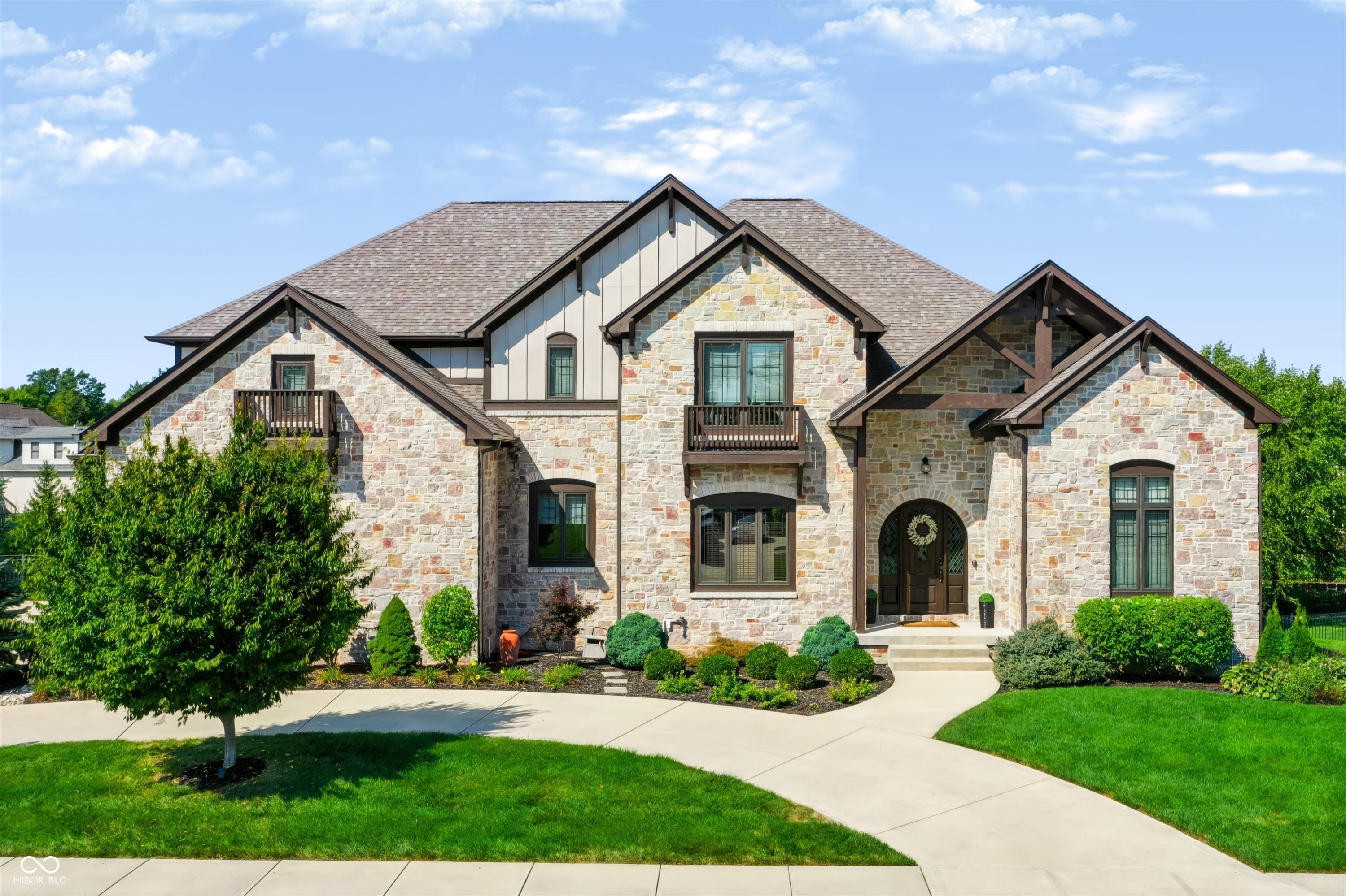 16740 Glen Way — photo