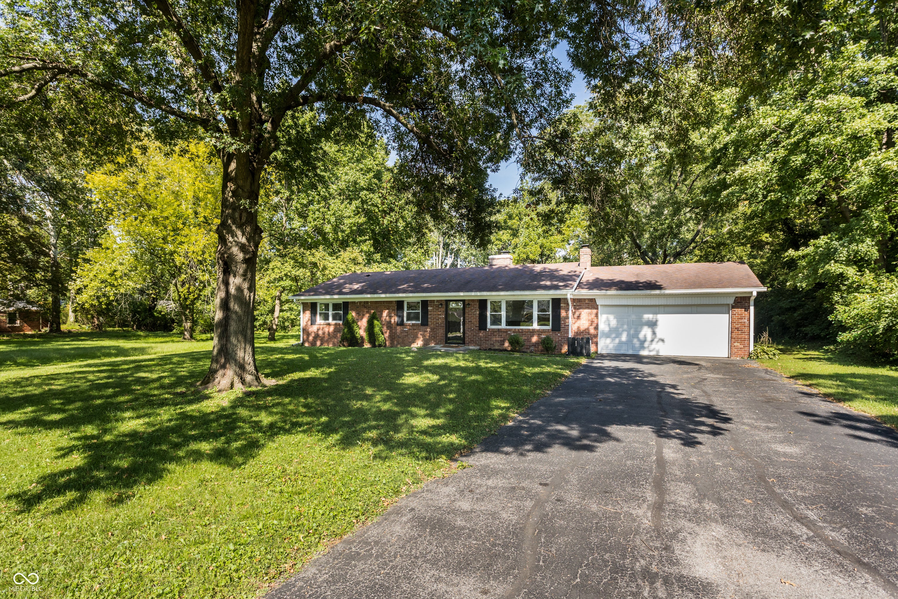 10461 Woodlawn Drive — photo