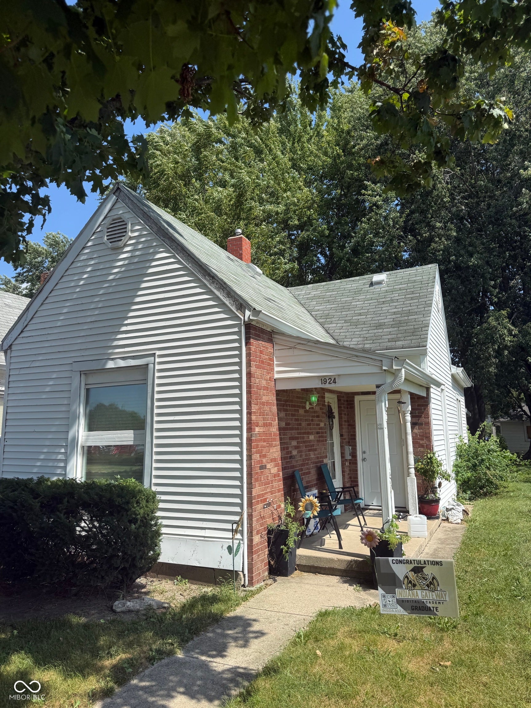 1924 Main Street — photo