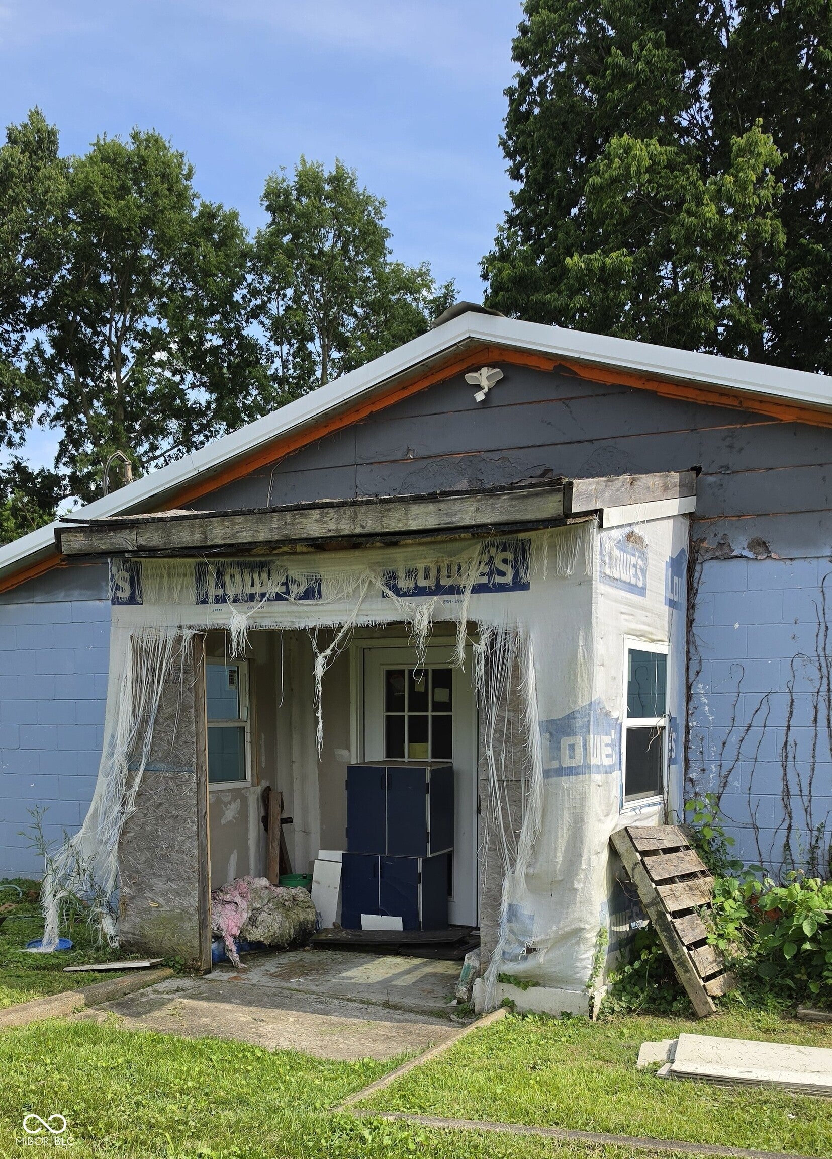 371 W Douglas Street — photo