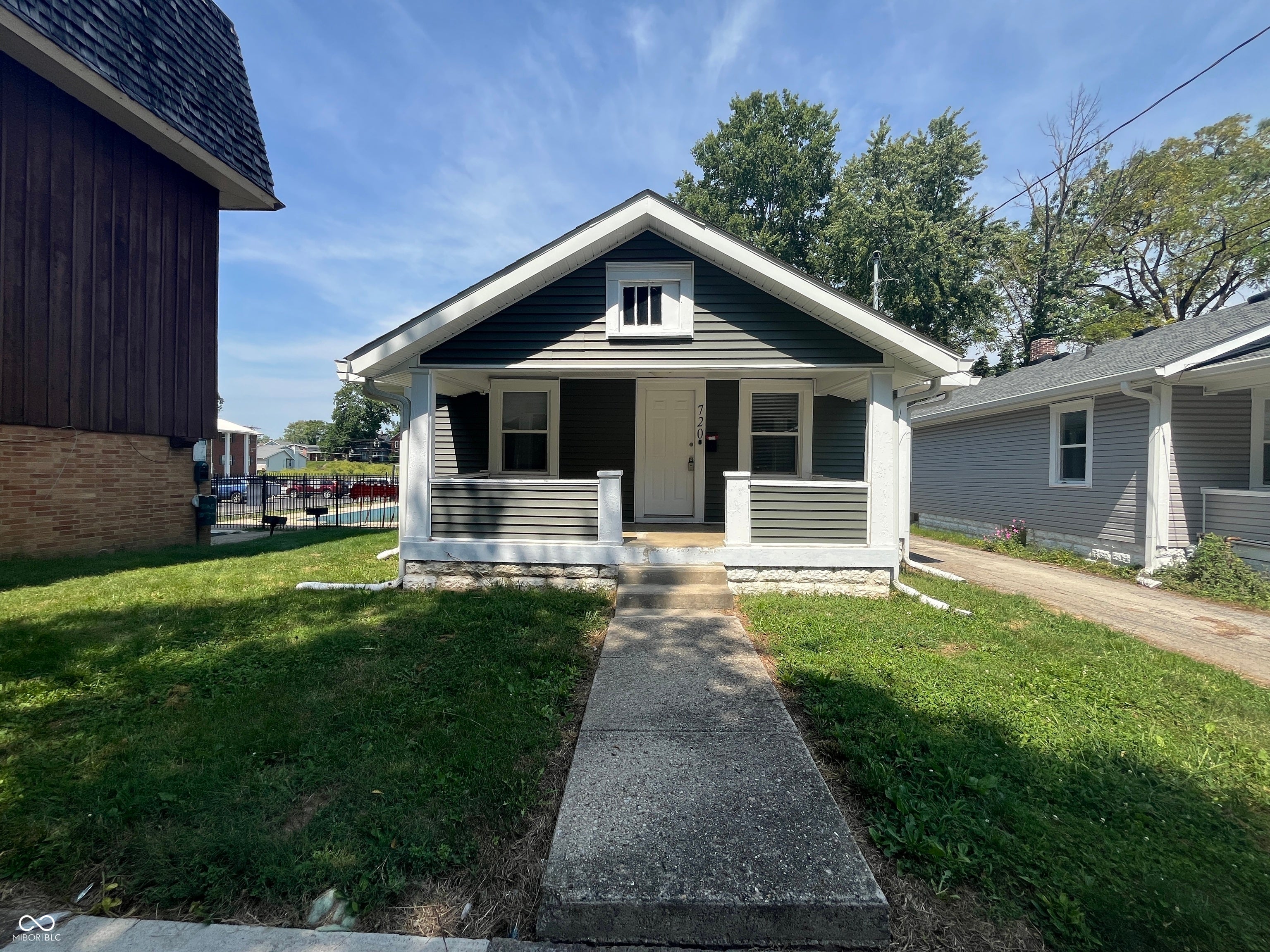 720 W Queen Street — photo