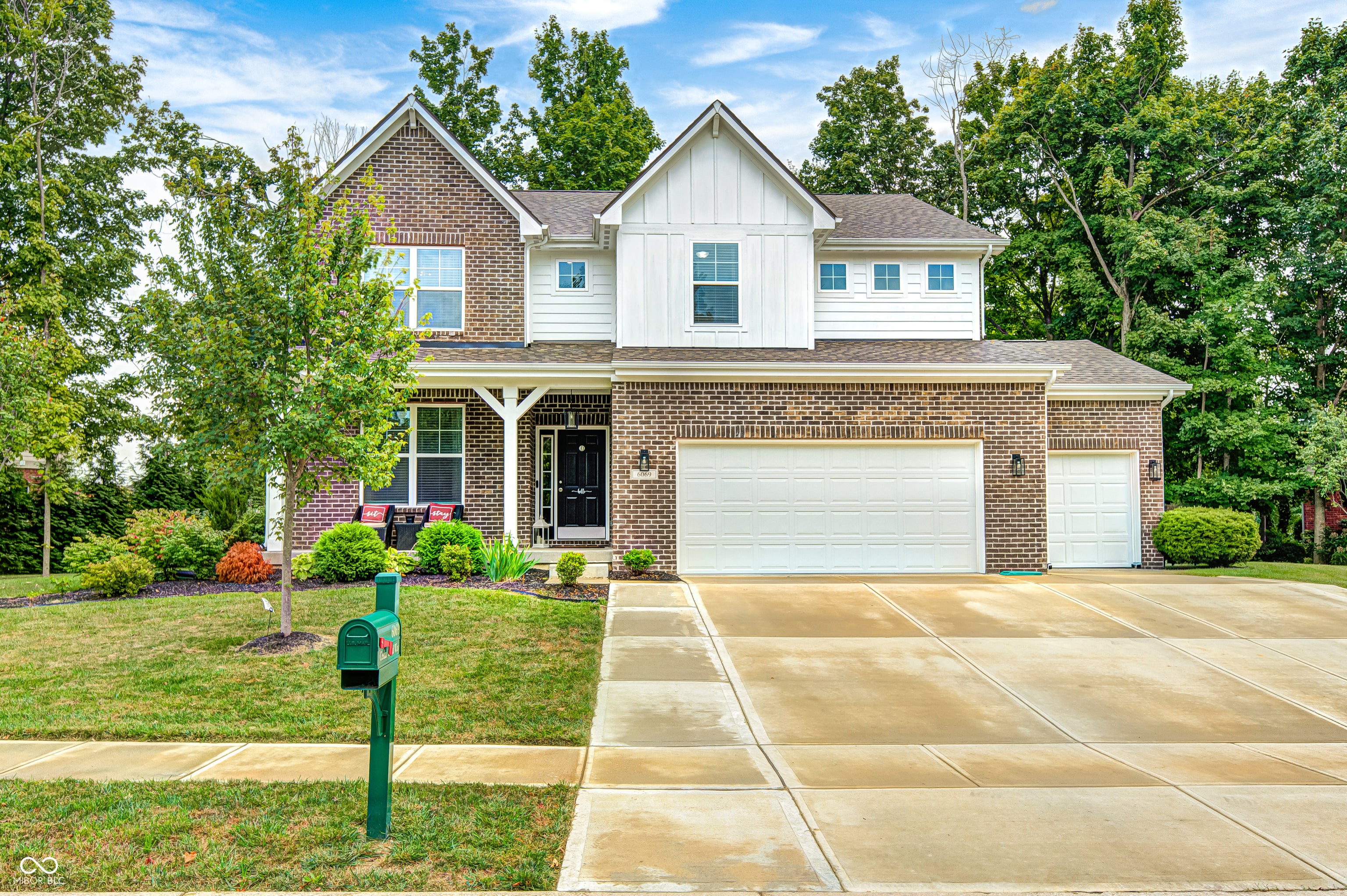 6069 Cedar Bend Way — photo