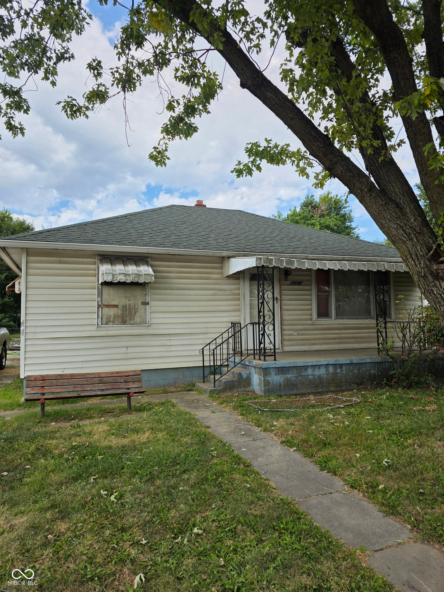 2530 S Holt Road — photo