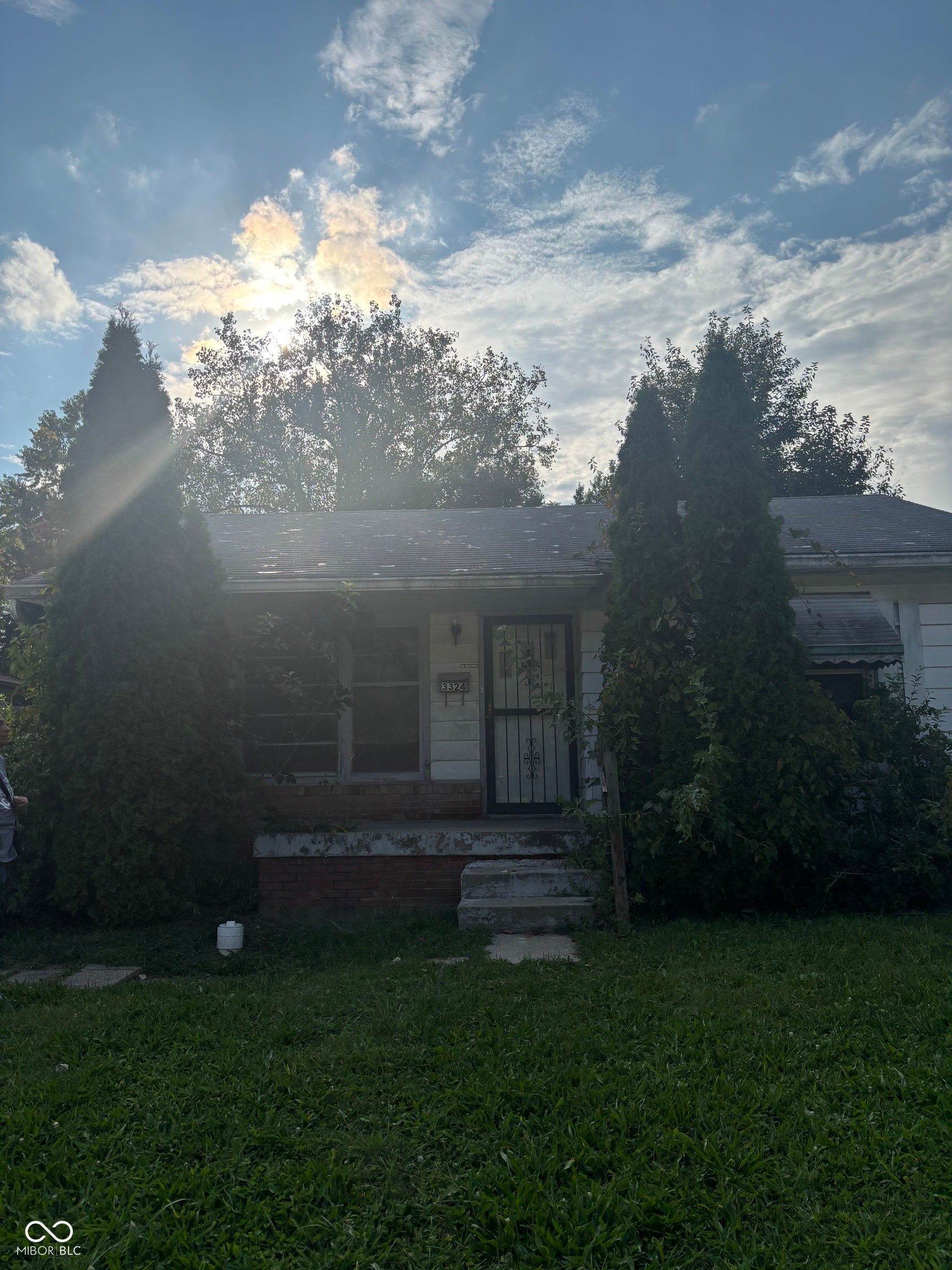 3324 Manor Court — photo
