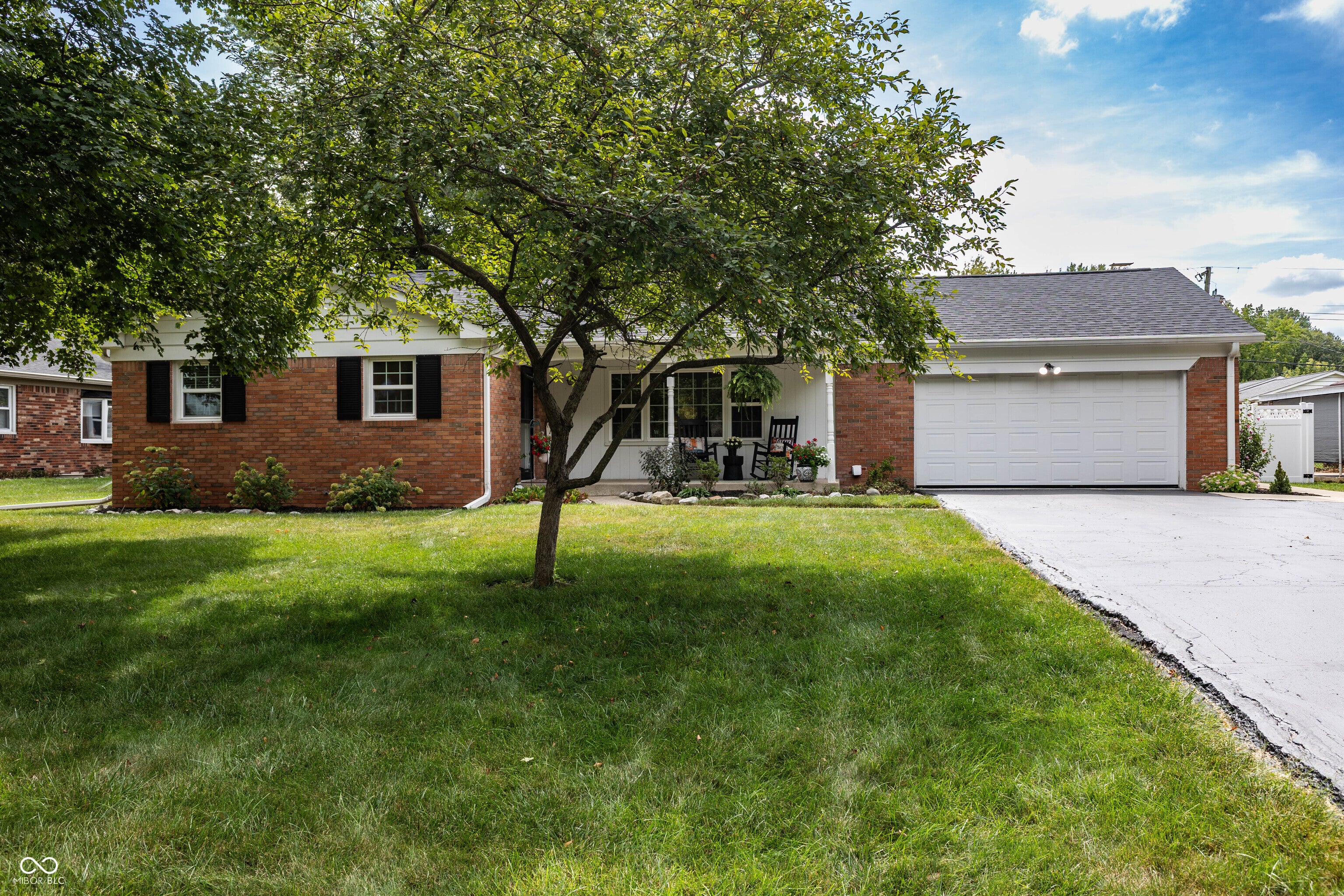 6821 Willoughby Court — photo