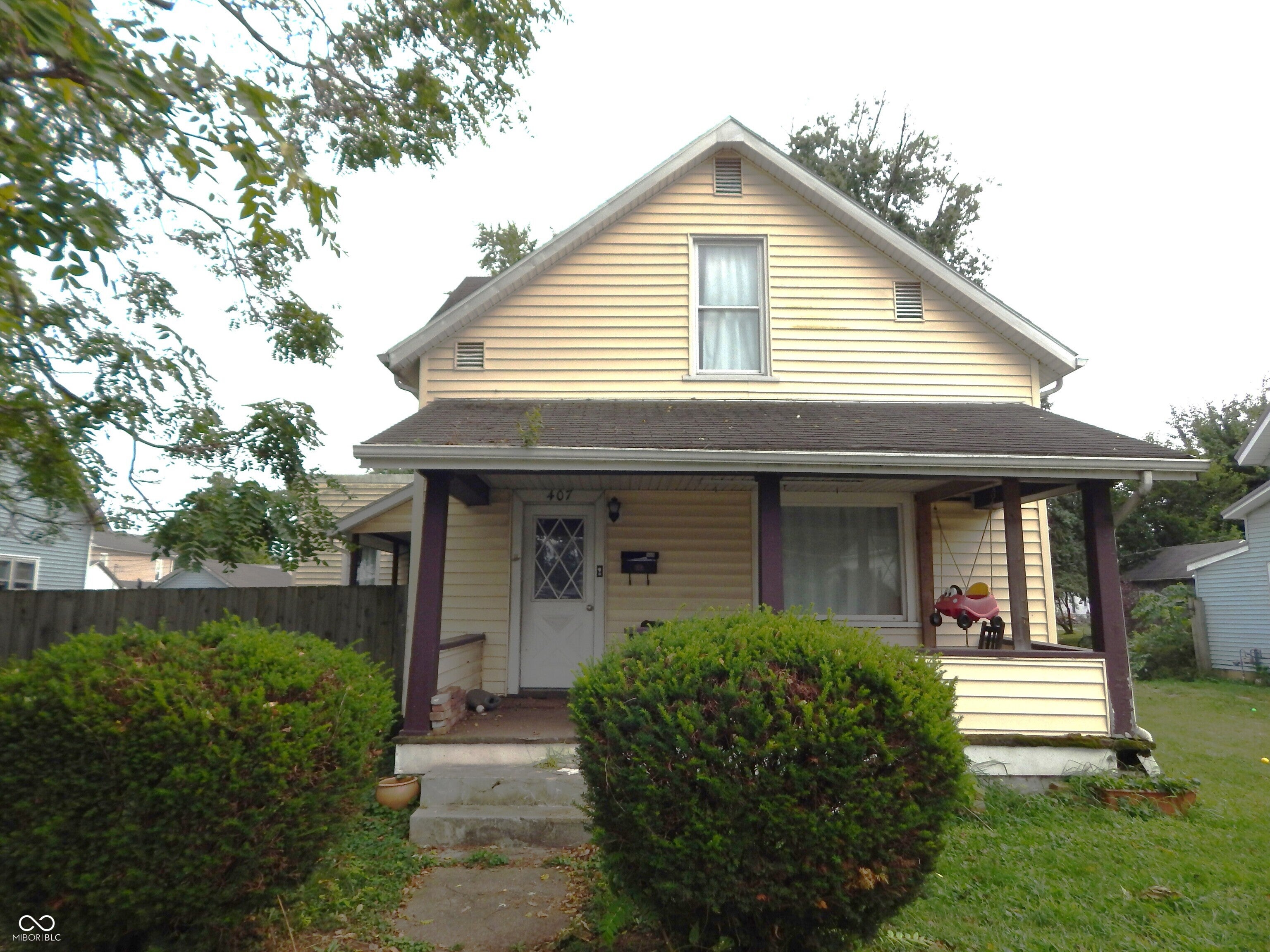 407 E College Street — photo