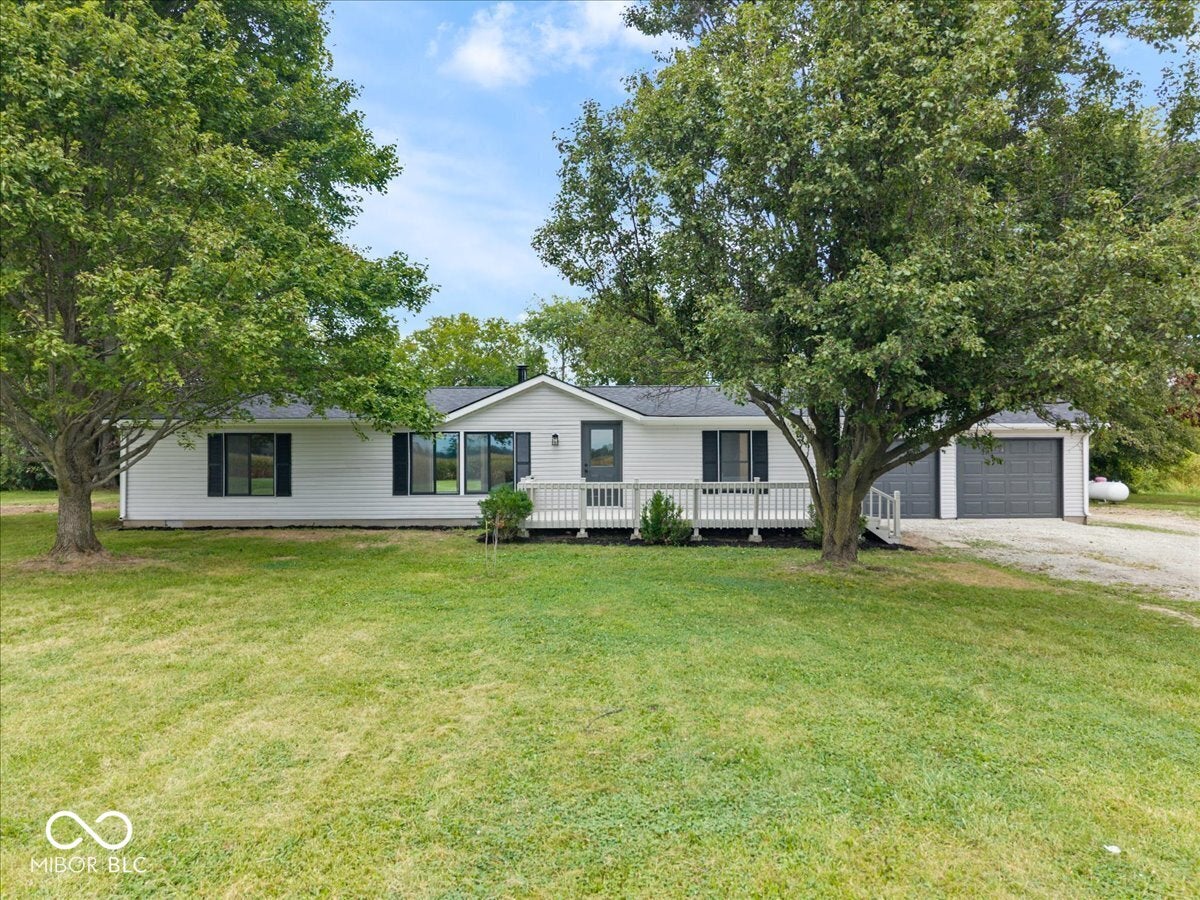 6402 S 1000 W — photo
