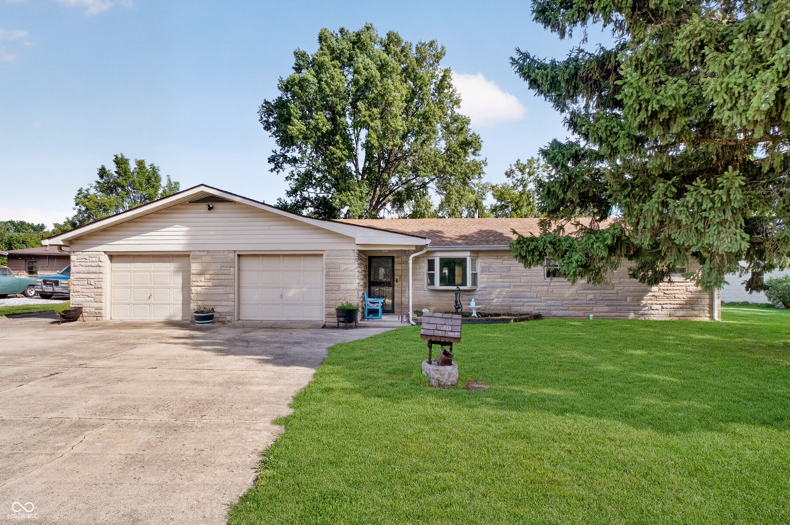 10420 Bradford Road — photo
