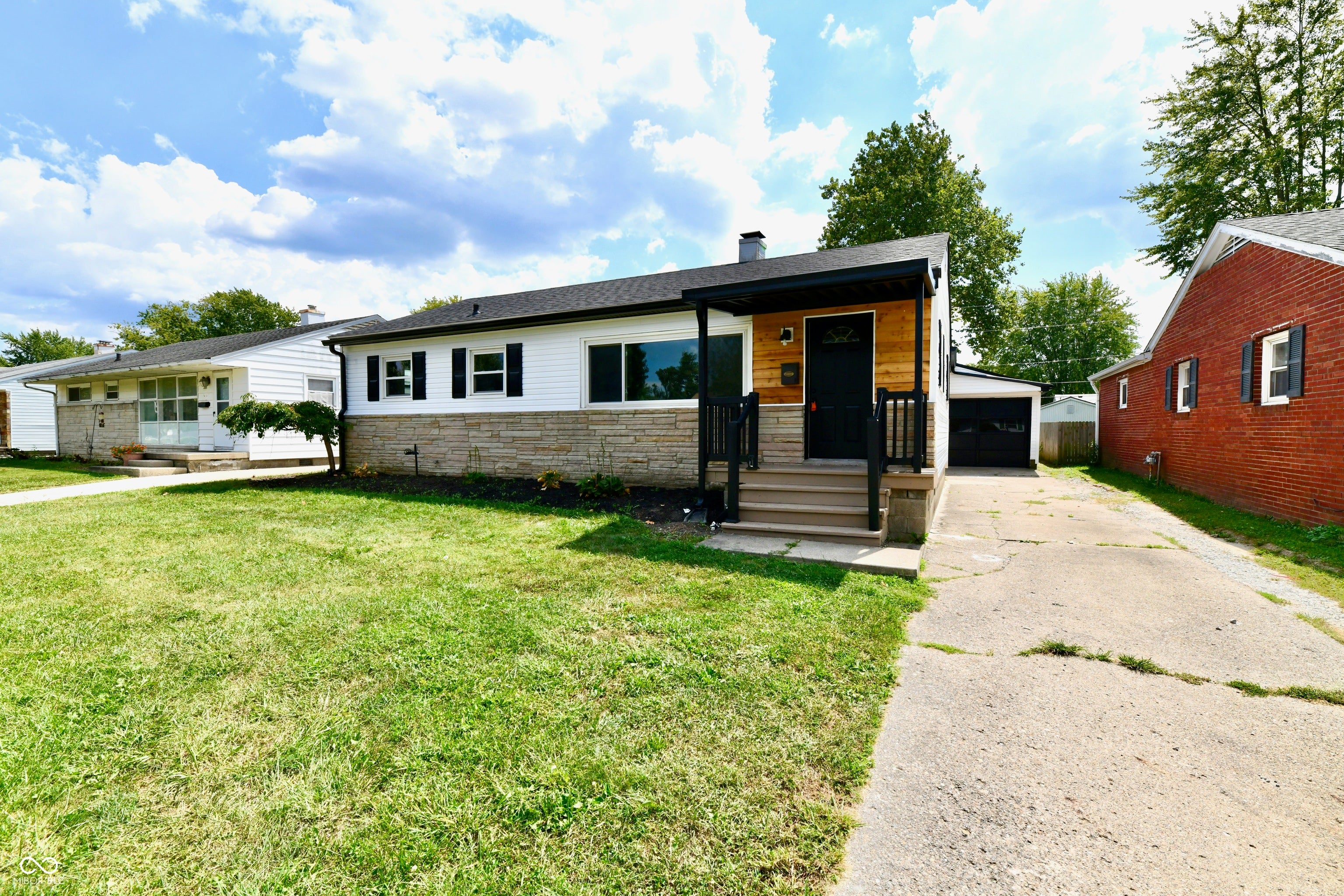 129 E McKenzie Road — photo