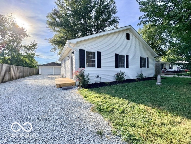 5717 N Clover Maple Drive — photo