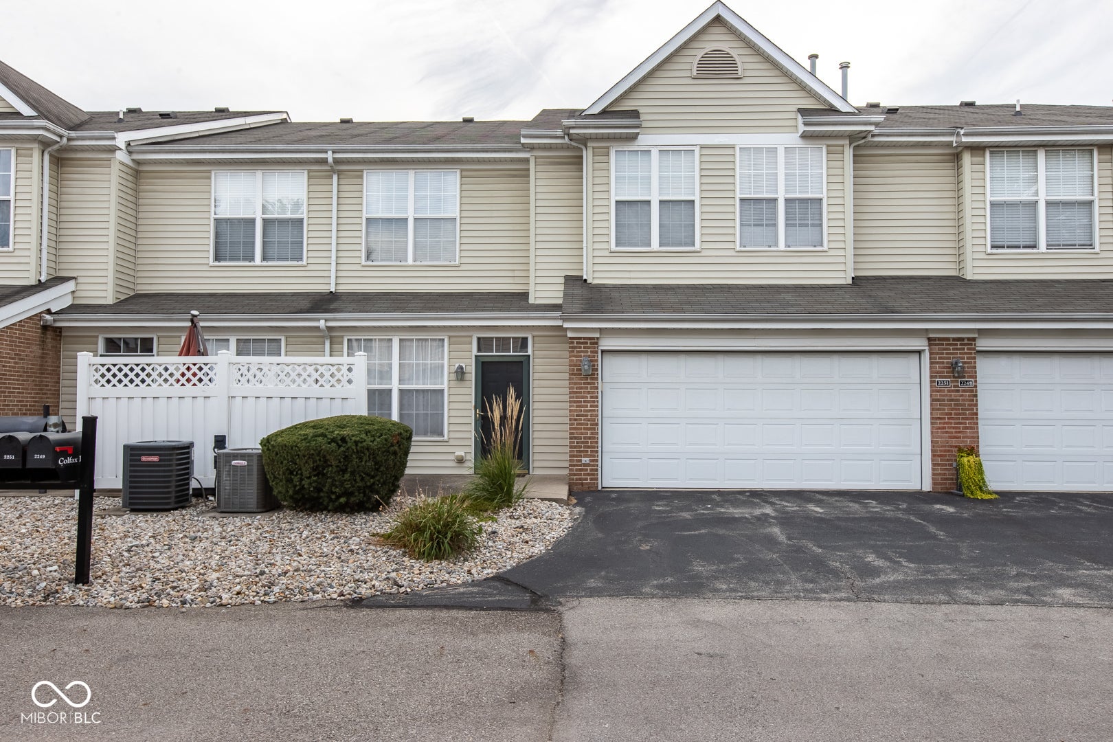 2251 Colfax Lane — photo