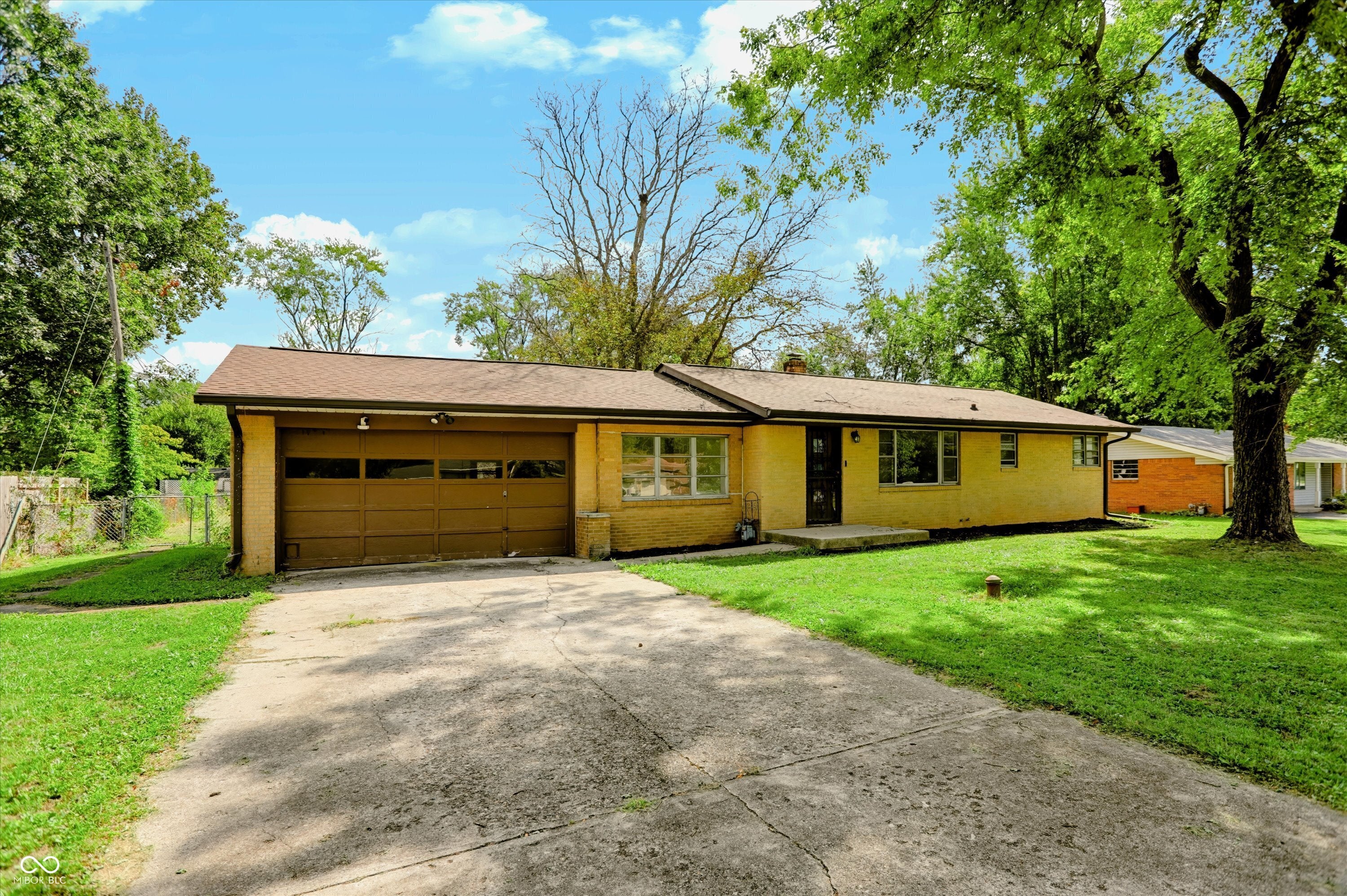 801 Eustis Drive — photo