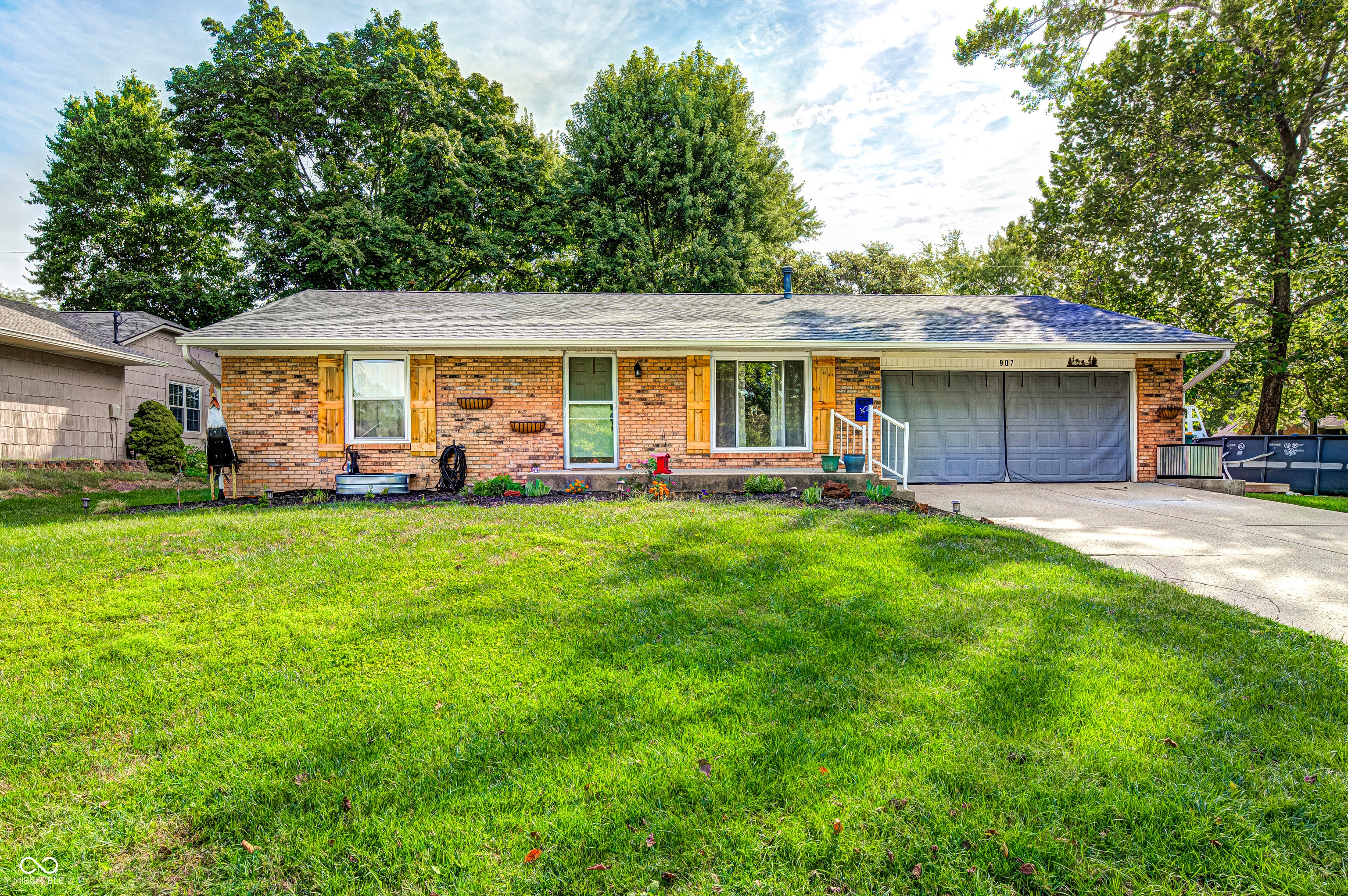 907 Cragwood Court — photo