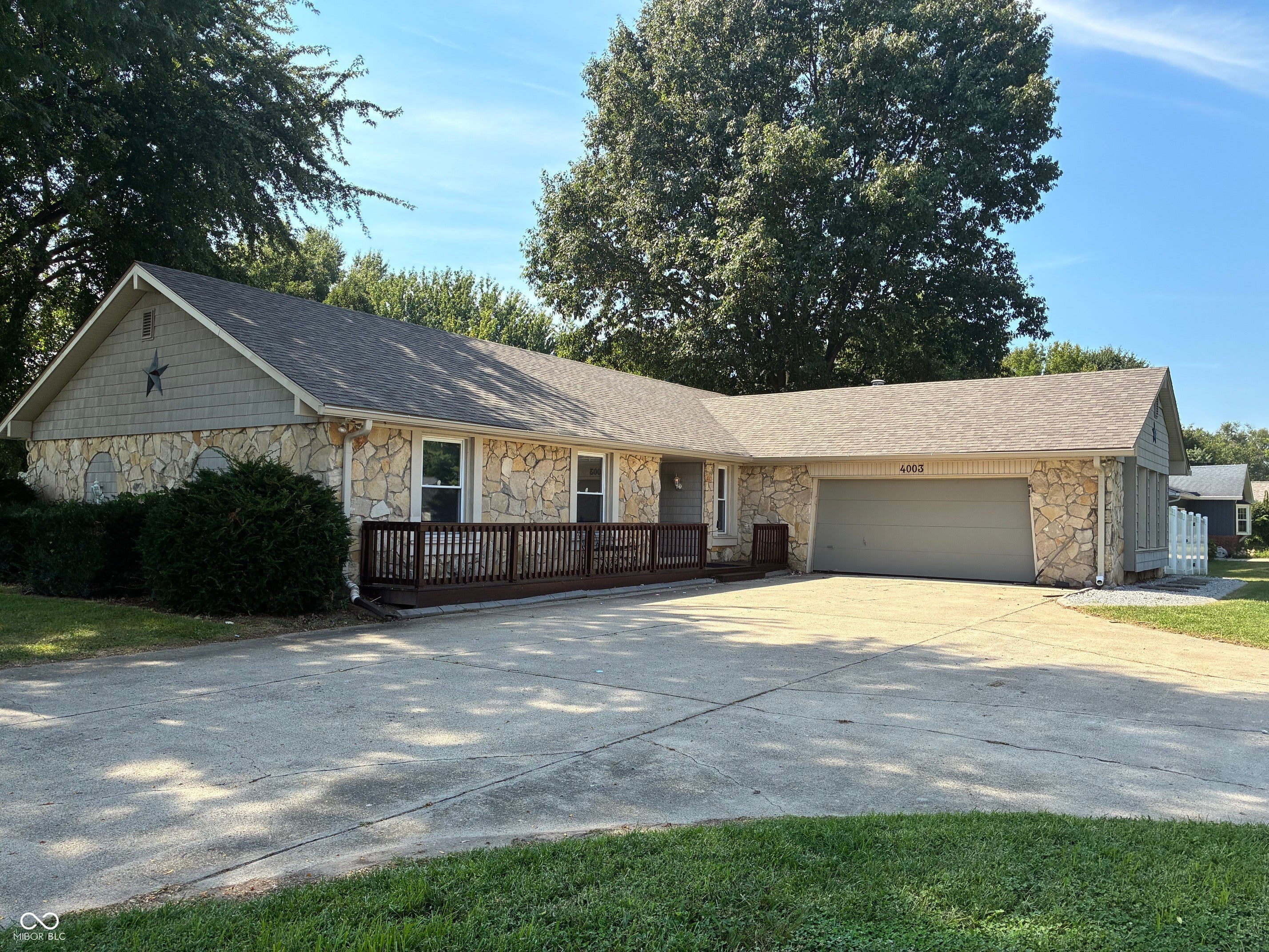 4003 W Fairview Road — photo