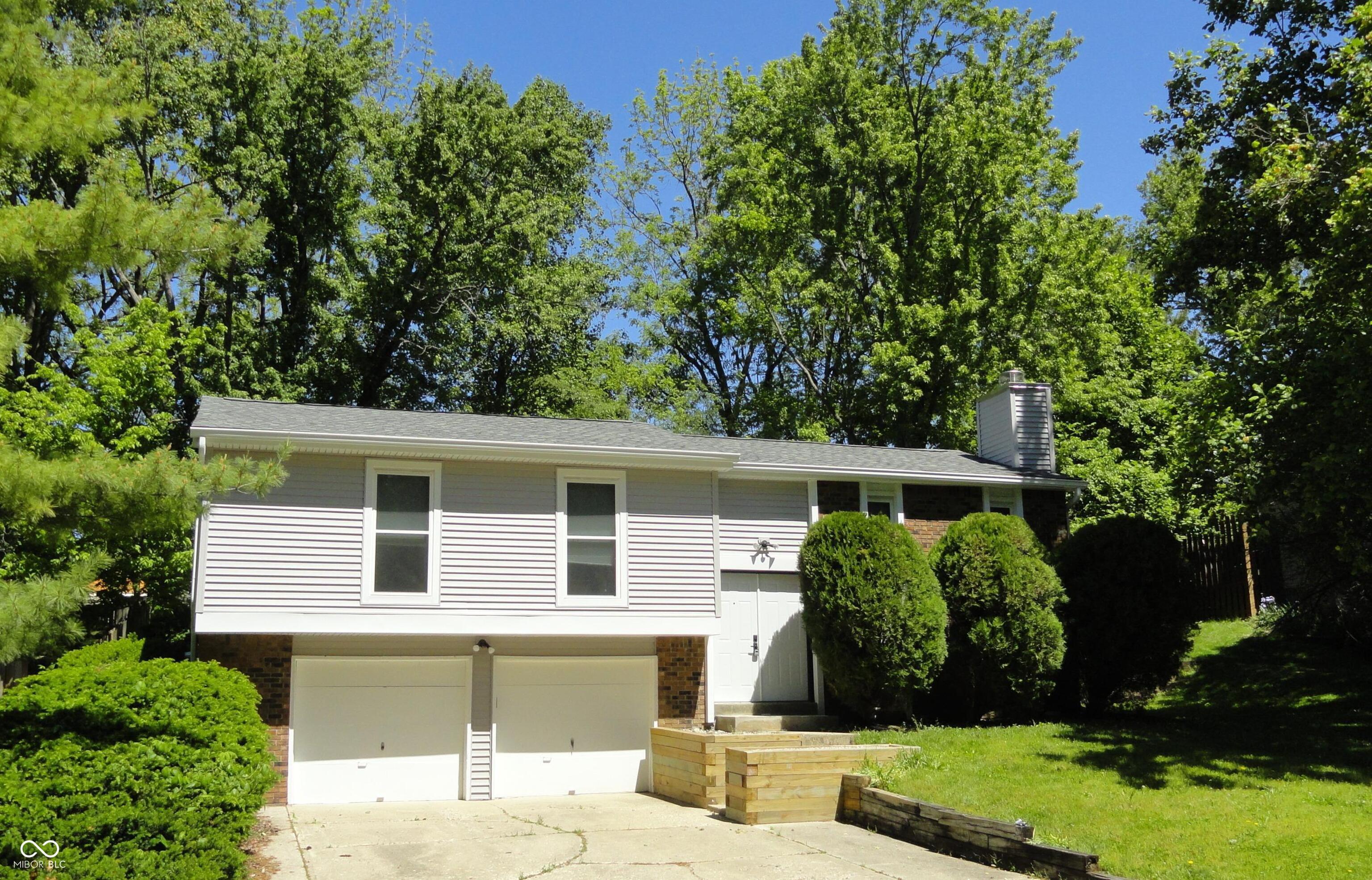 2306 Hawthorn Place — photo