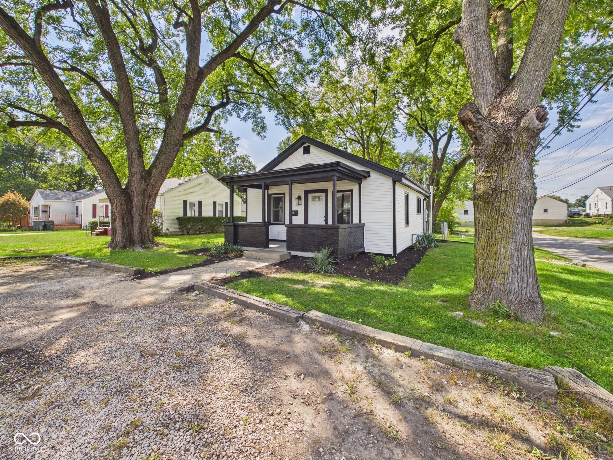 3811 Delaware — photo