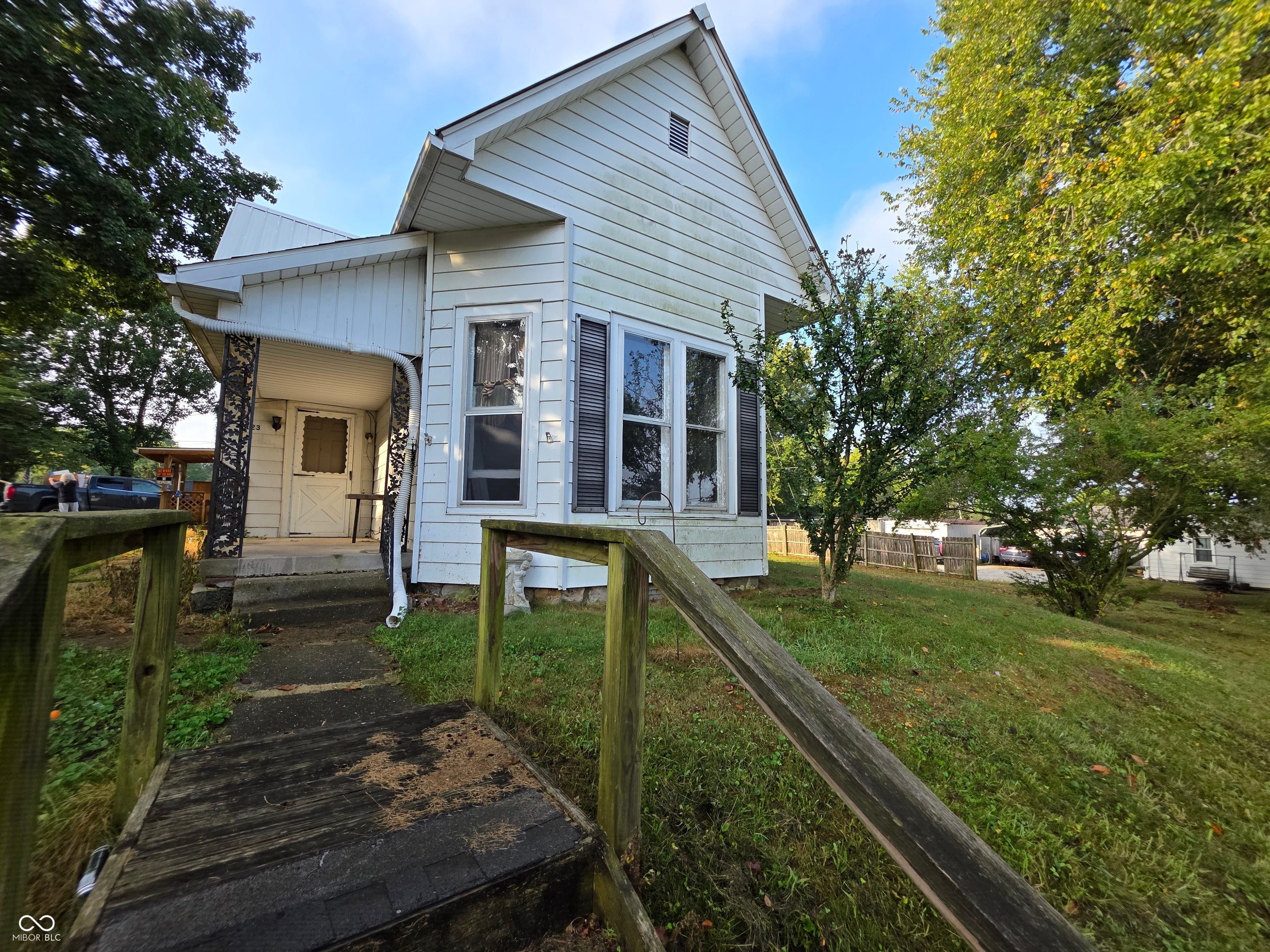 123 E Ridge — photo