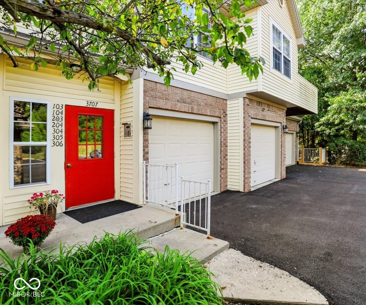 3707 E Barrington Drive D204 — photo