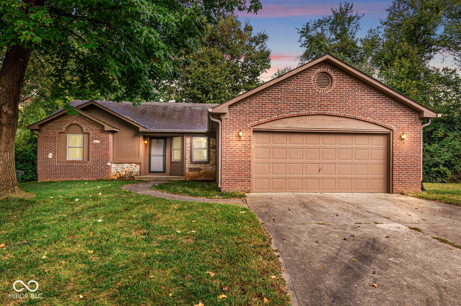 1360 Boone Court — photo