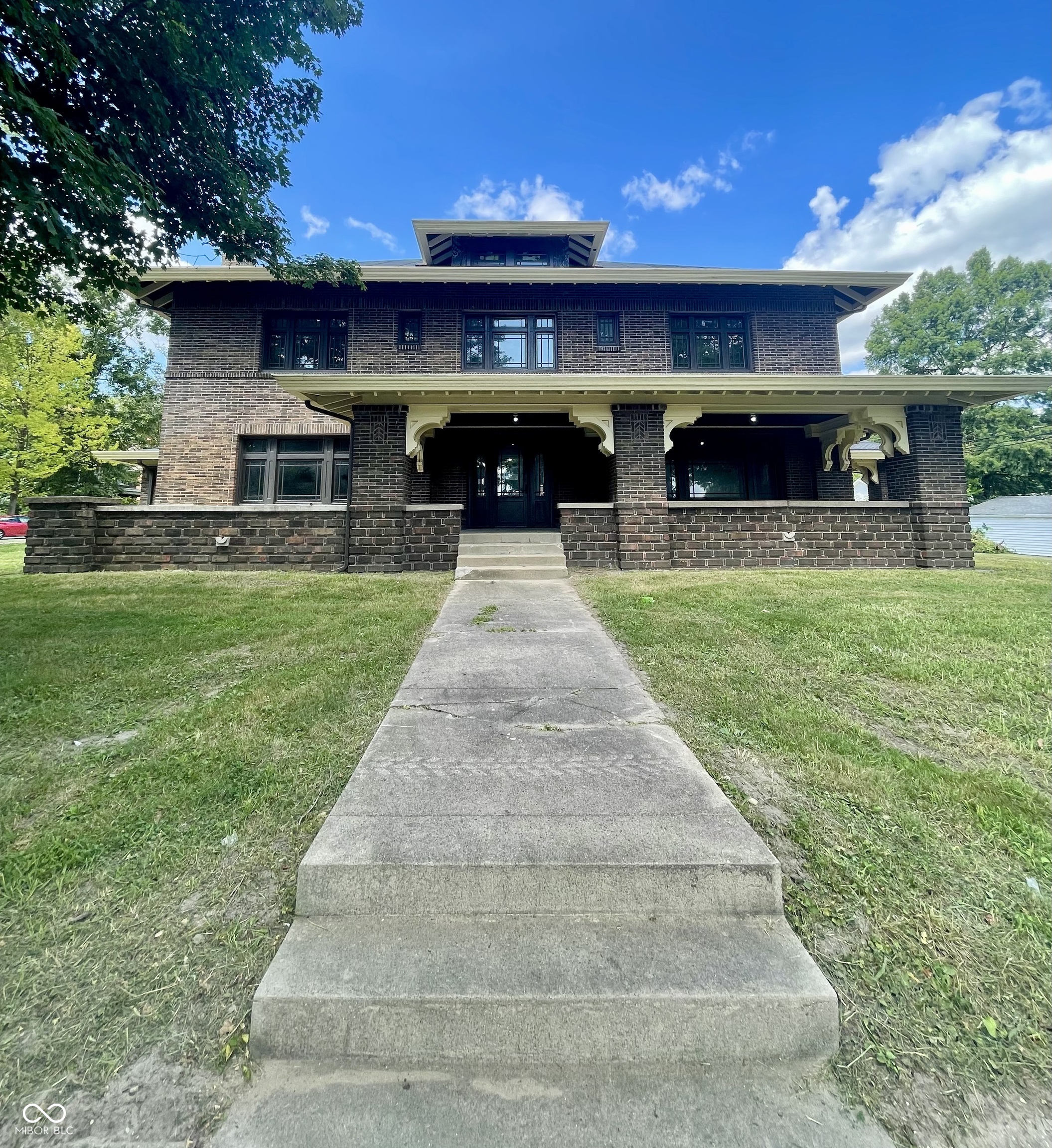 110 E Harrison Street — photo