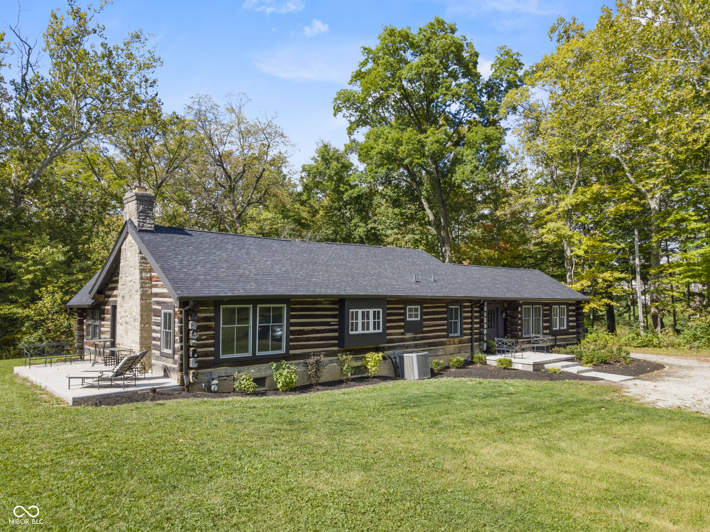 5255 S US 421 — photo