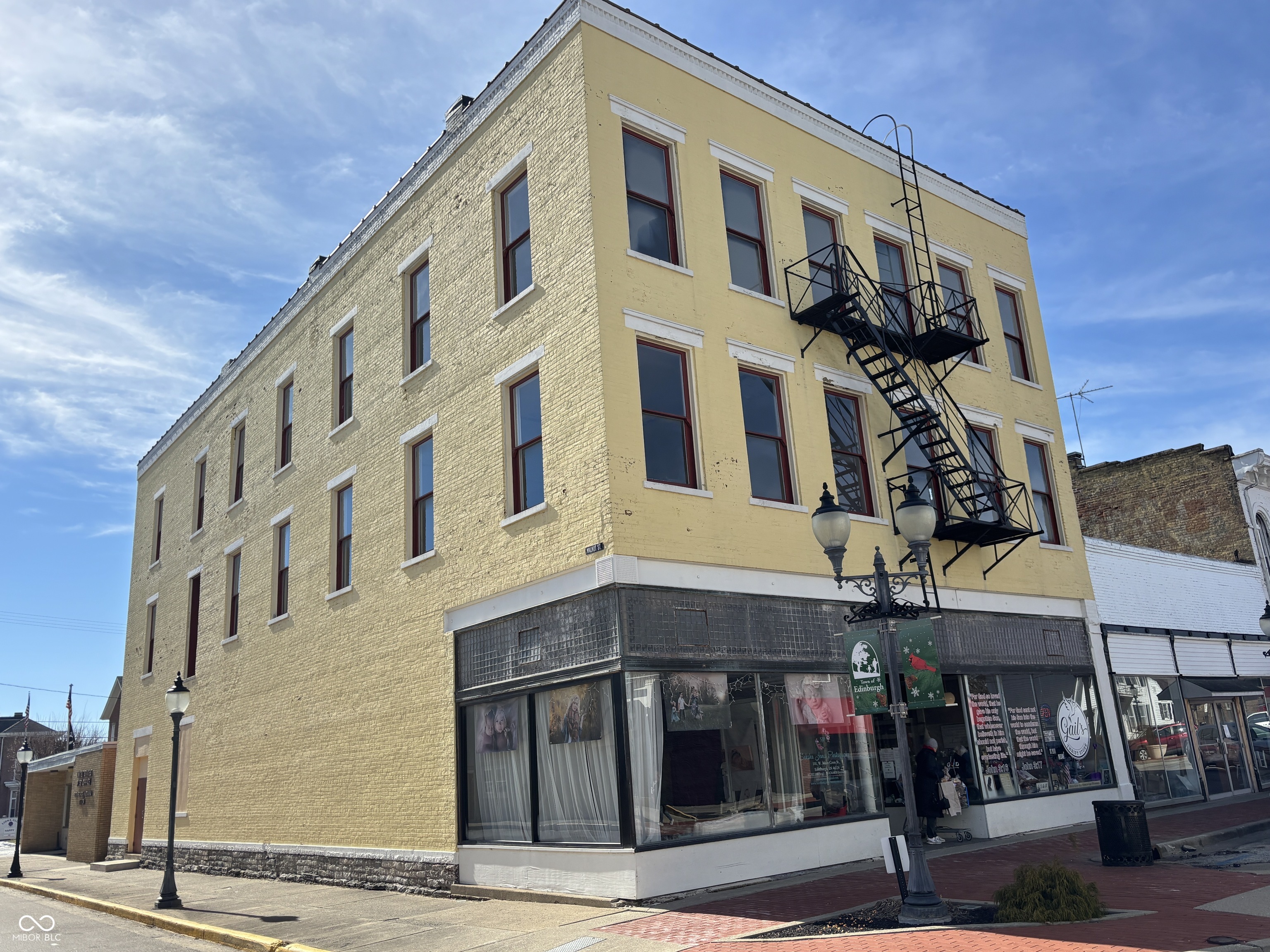 101 W Main Cross Street — photo