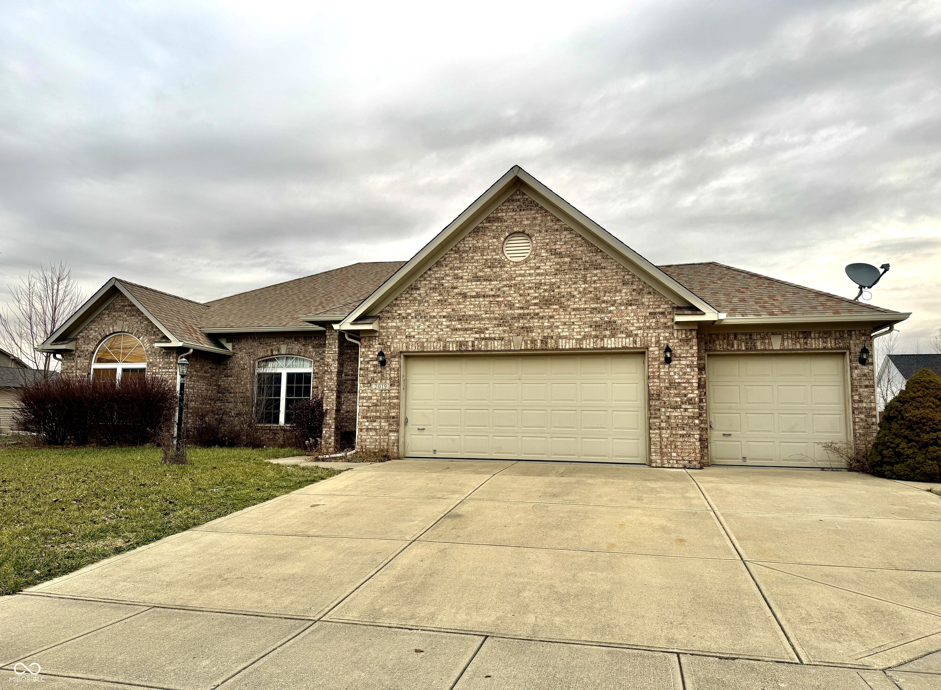 2019 Woodfield Drive — photo