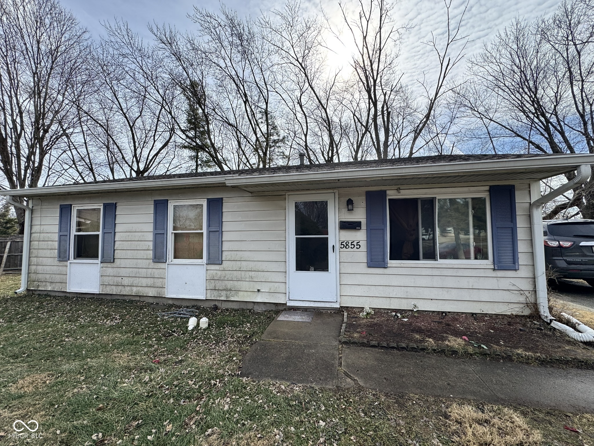 5855 Price Court — photo