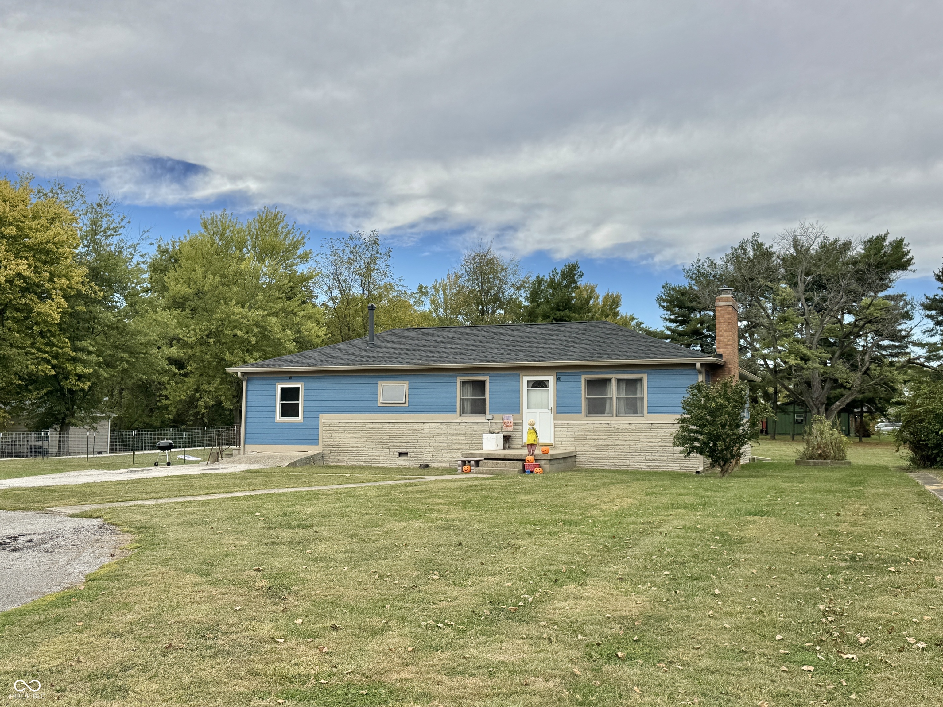 7024 W US Highway 36 — photo