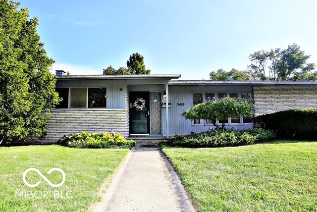 3419 Larkspur Lane — photo