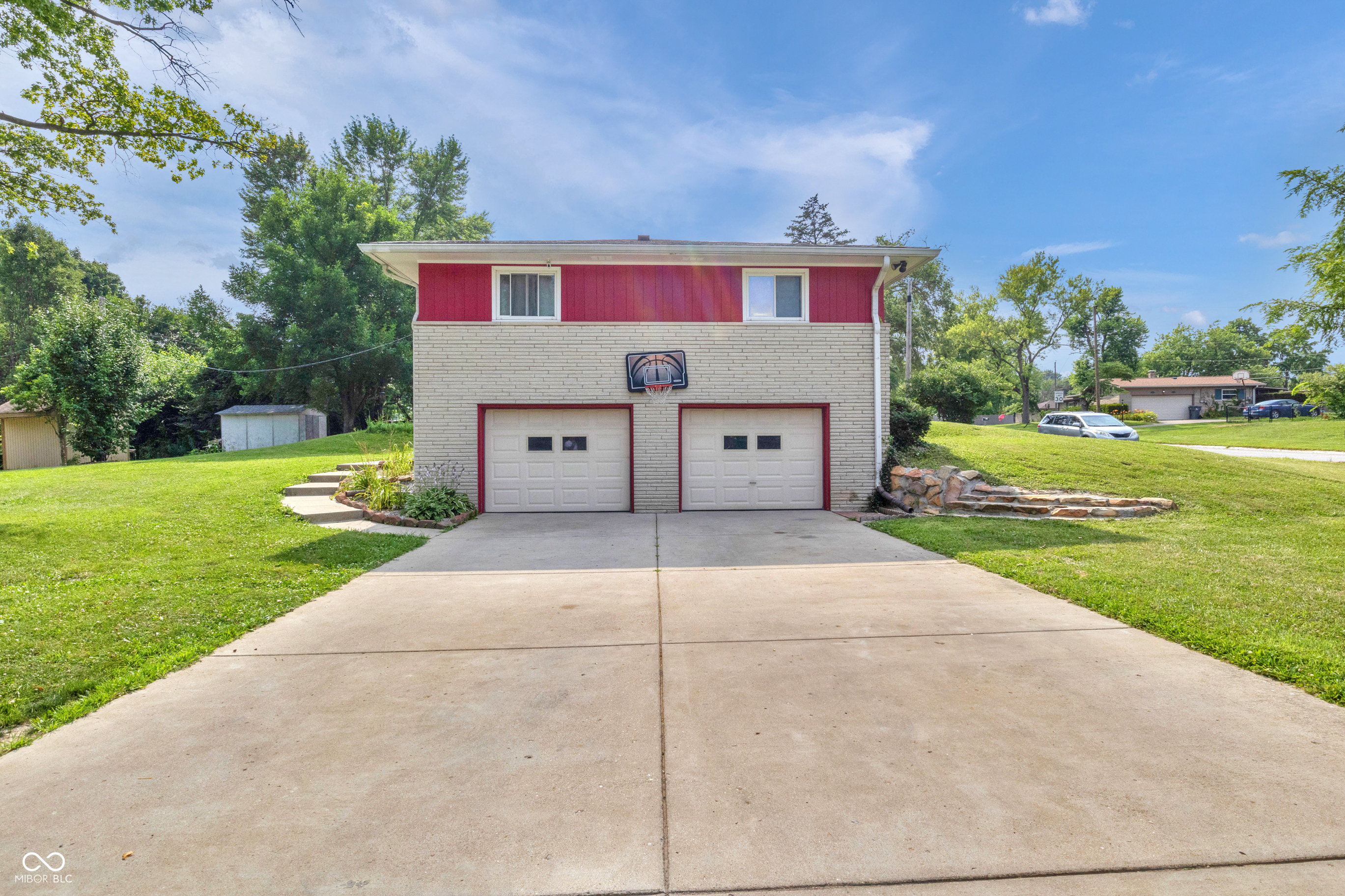 157 E Hill Valley Drive — photo