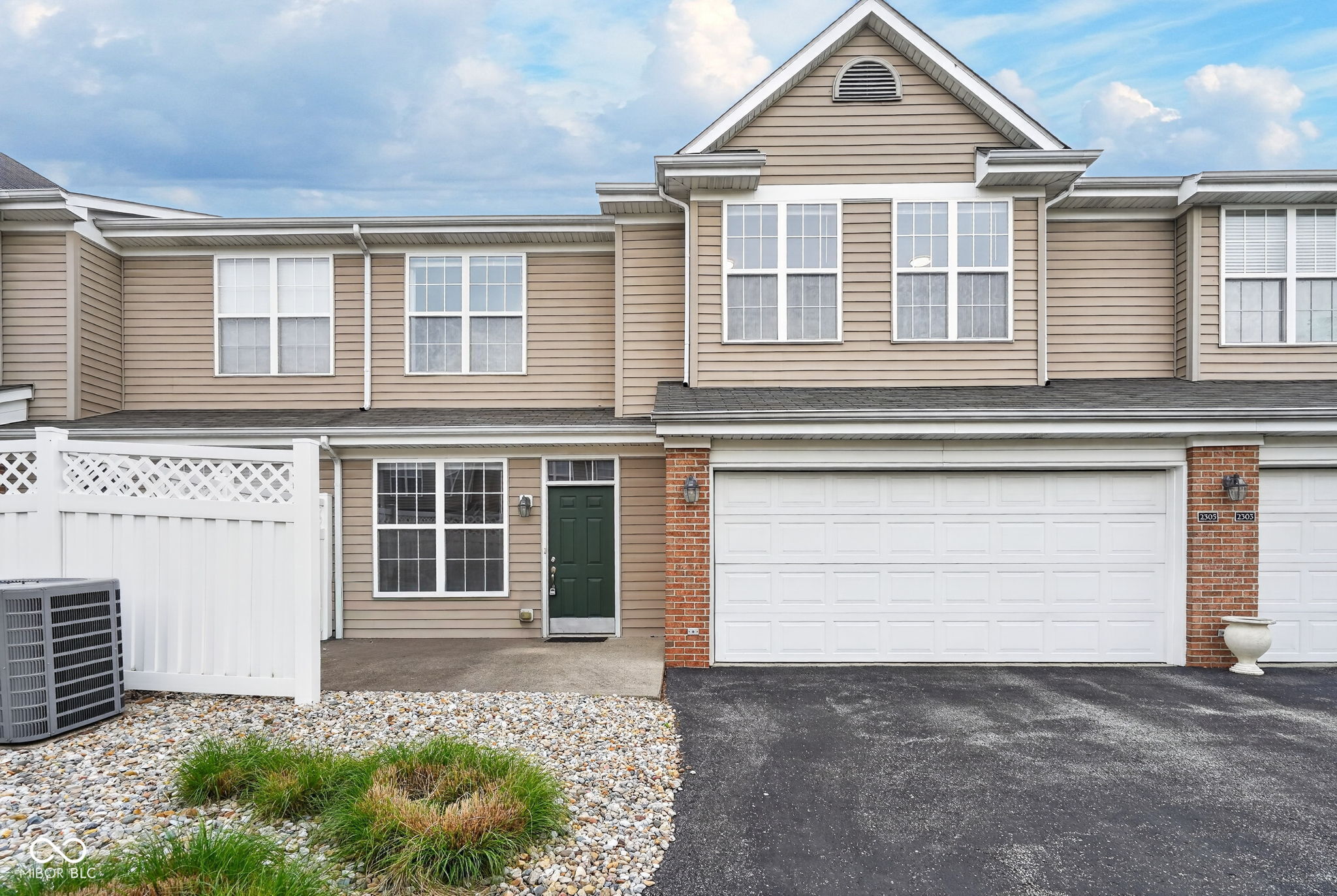 2305 Colfax Lane — photo