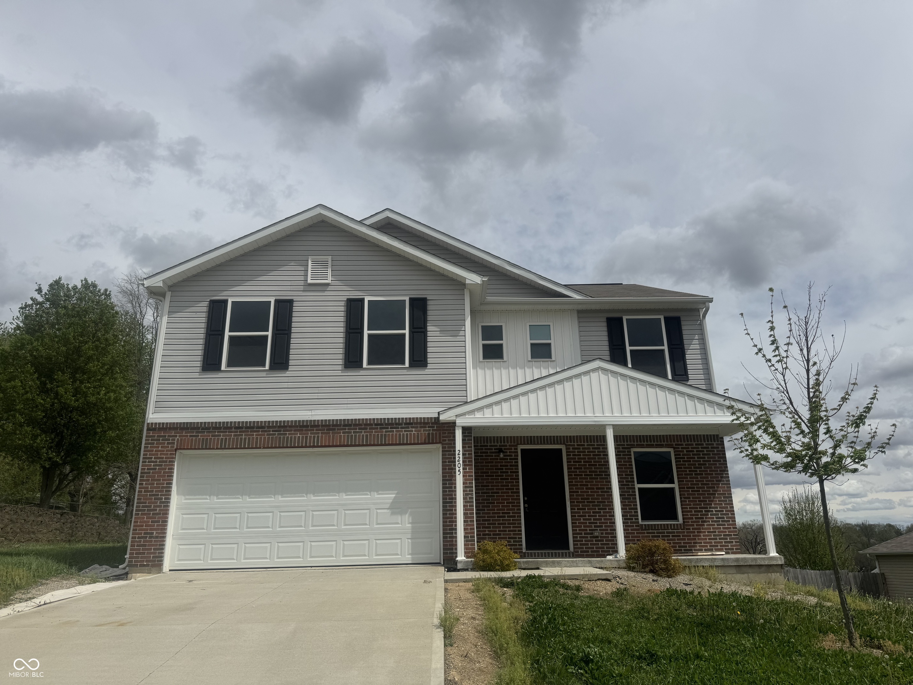2205 S 16th Place — photo