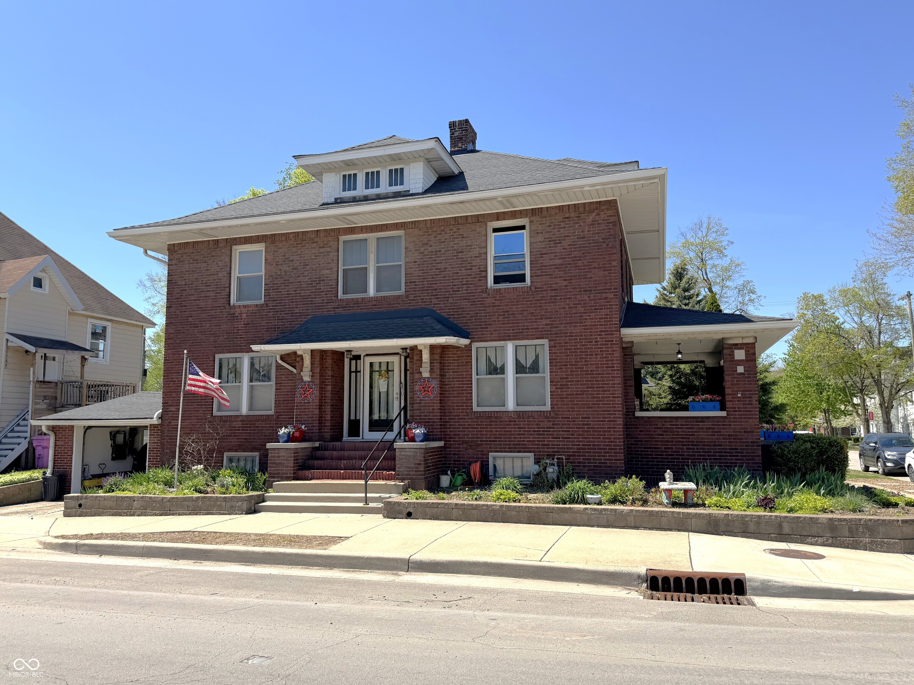 501 S Washington Street — photo