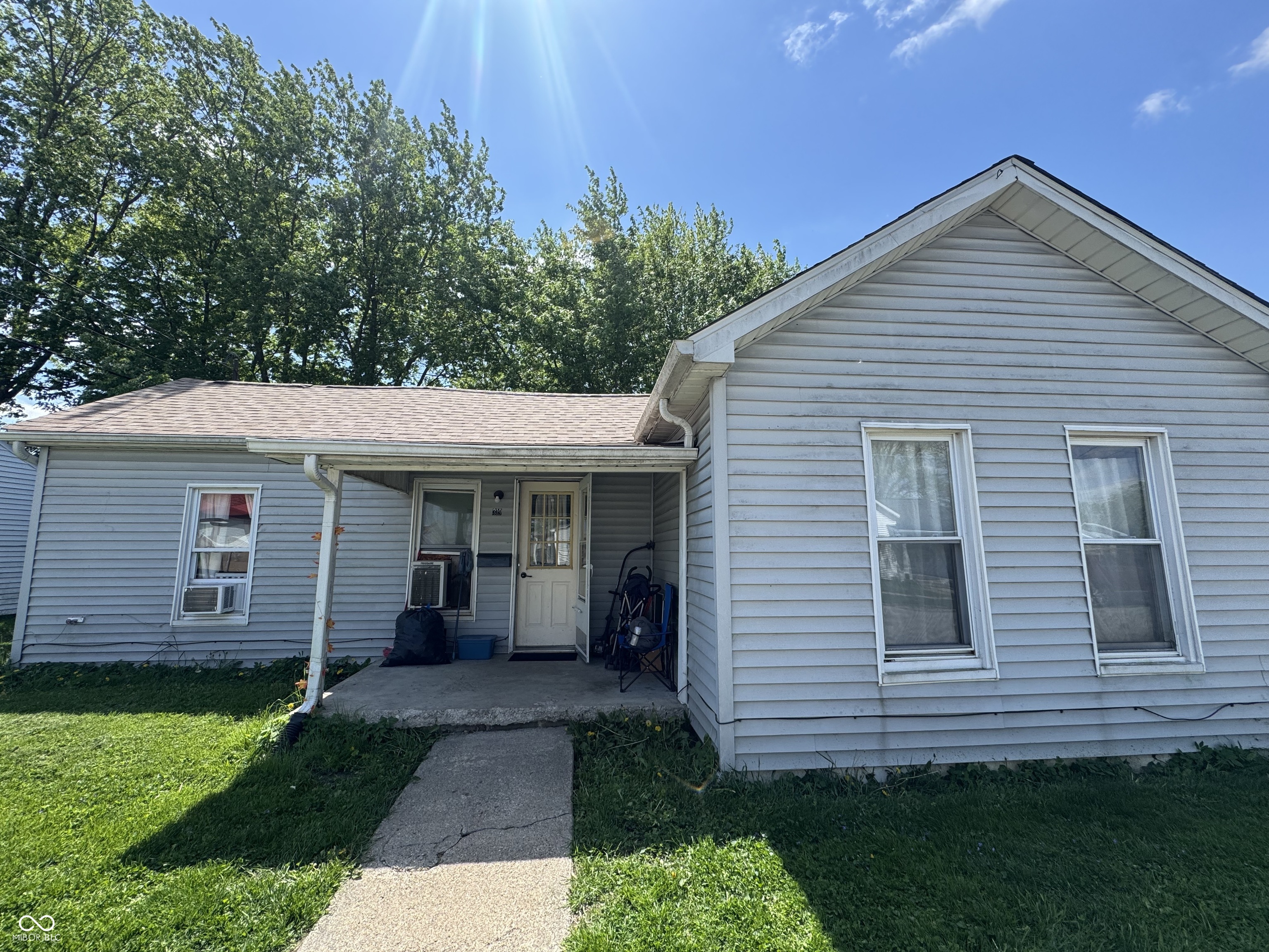 319 W Forsythe Street — photo