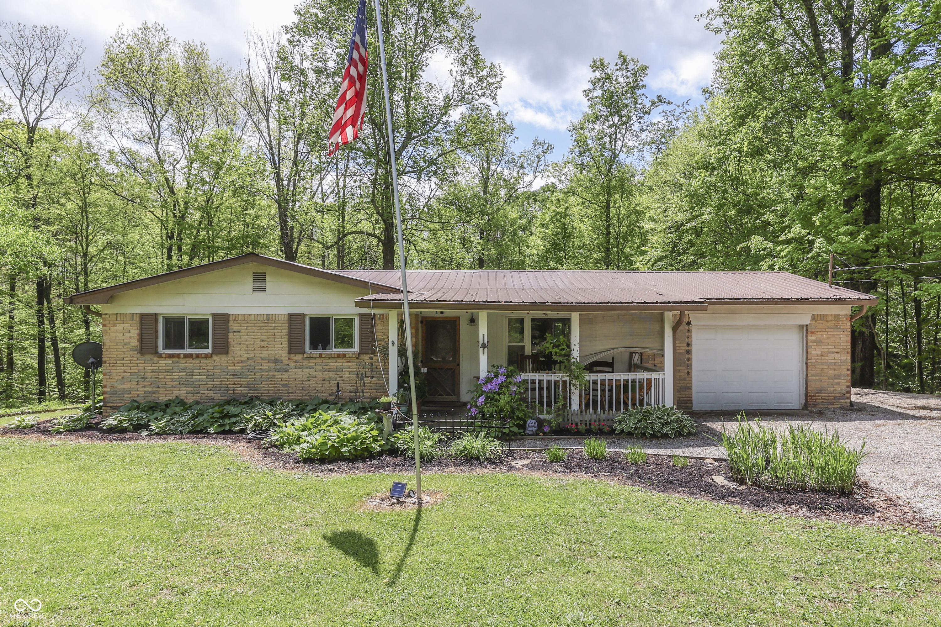 181 W Robertson Road — photo