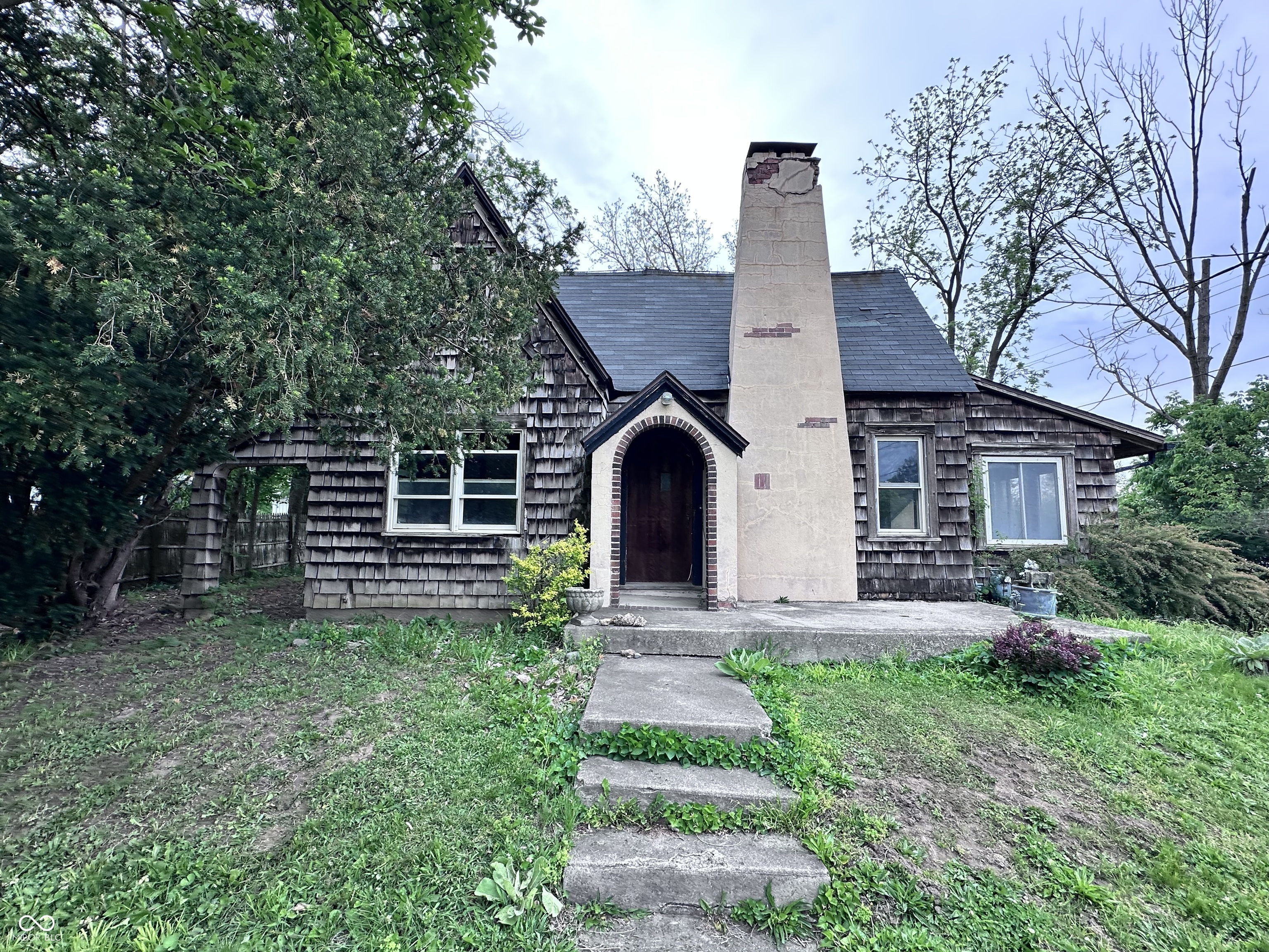 735 E Washington Street — photo