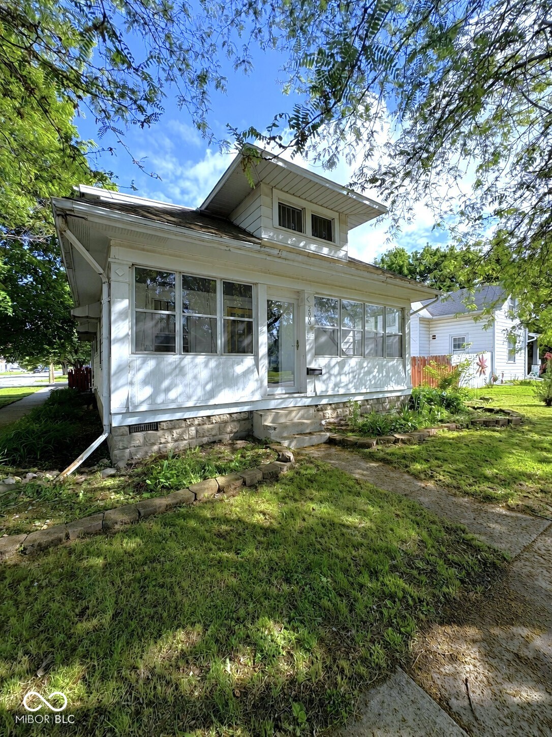 2000 Schuyler Avenue — photo