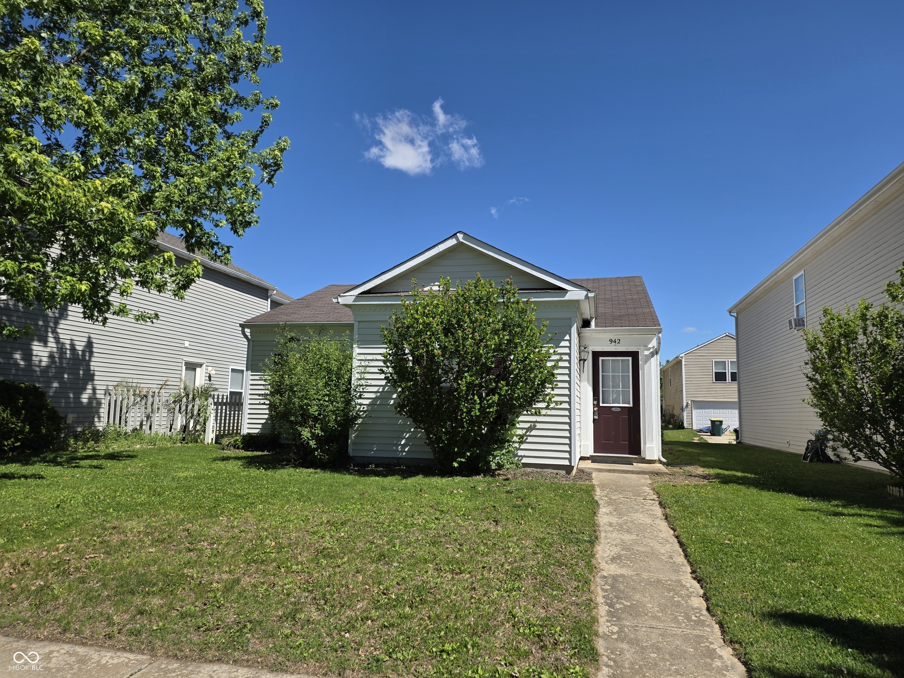942 Brookstone Drive — photo