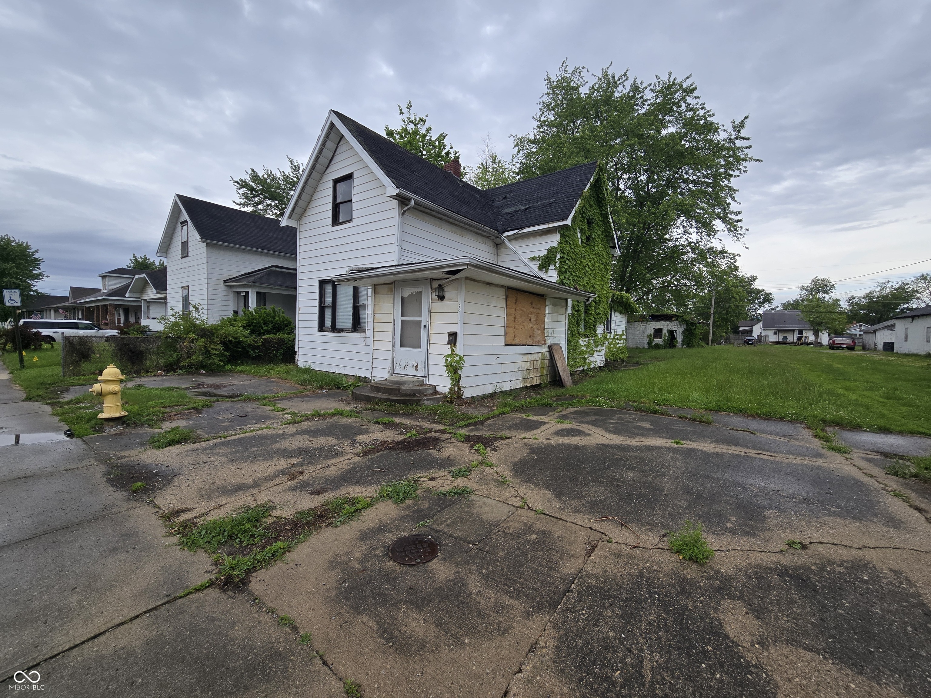 2703 Main Street — photo